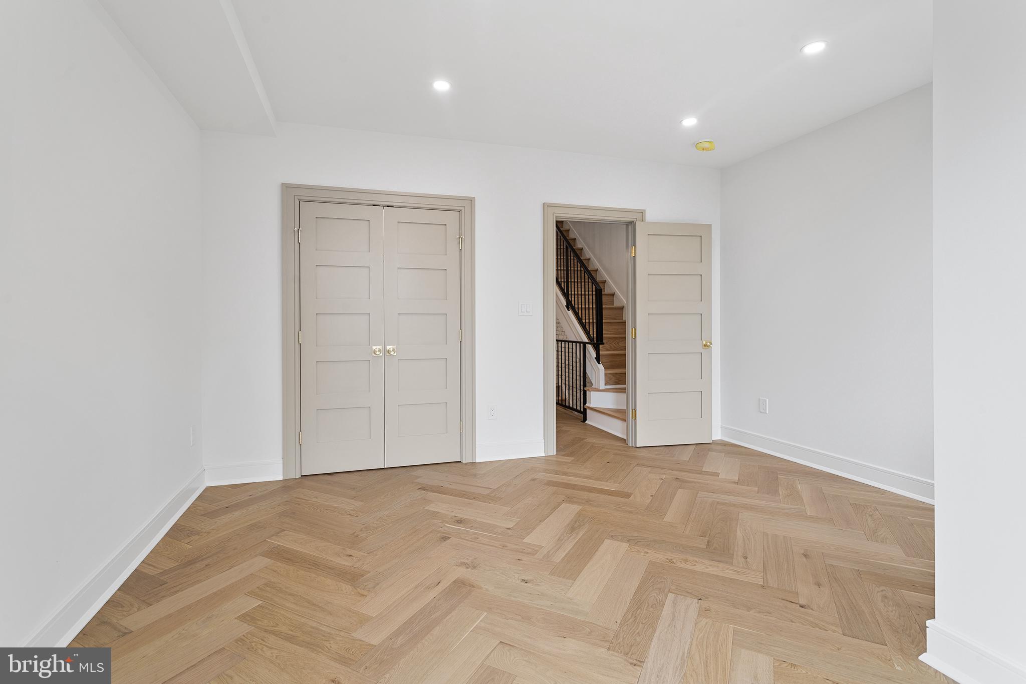 GRADUATE HOSPITAL - Residential