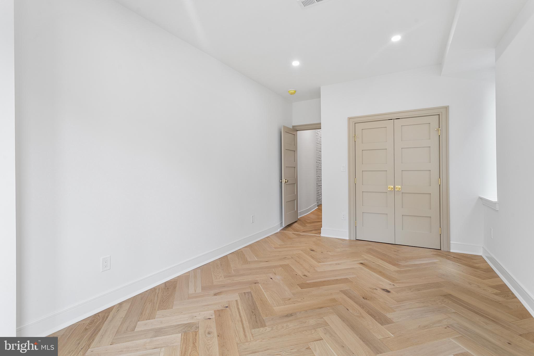 GRADUATE HOSPITAL - Residential