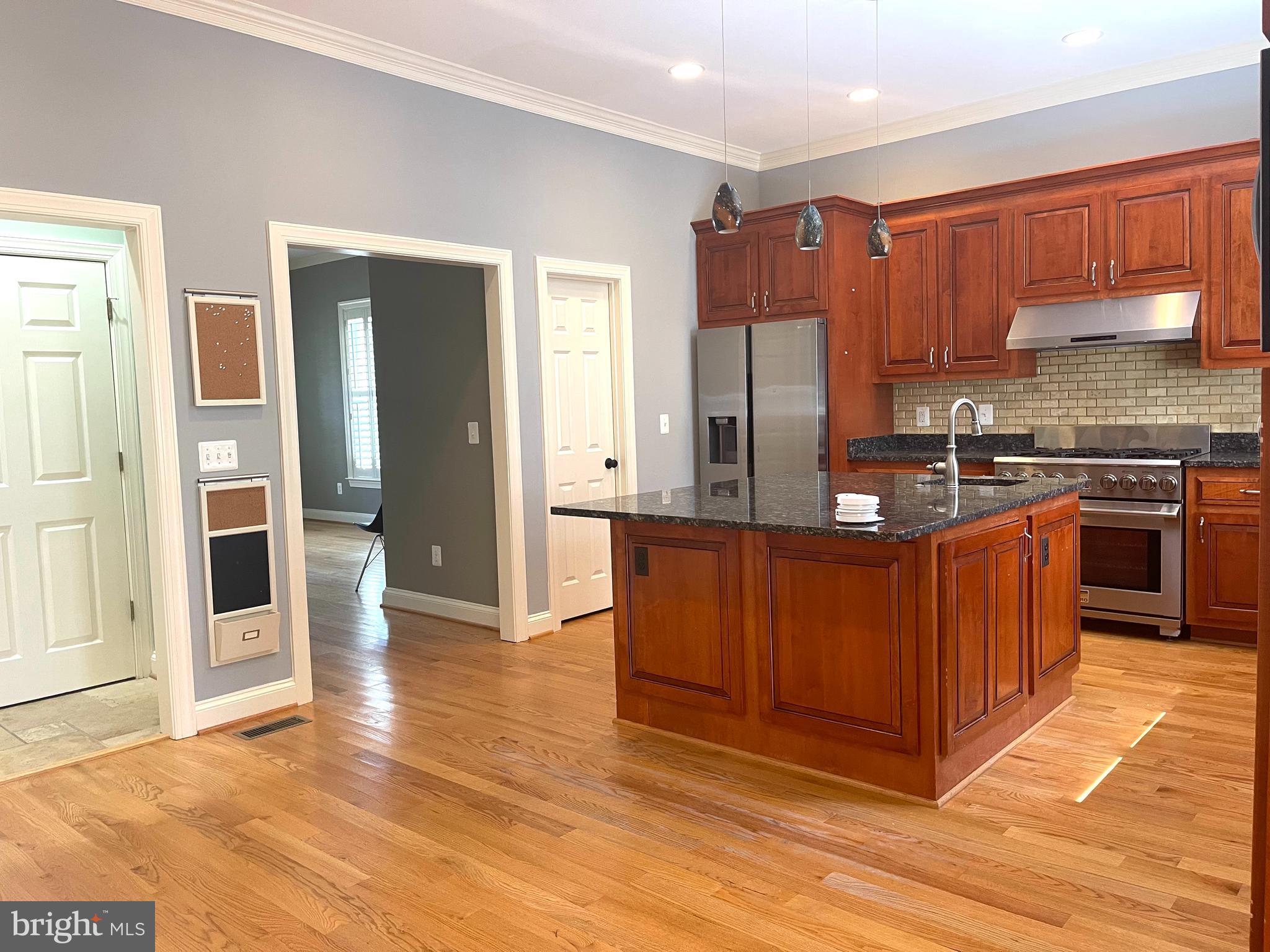 PIMMIT HILLS - Residential Lease