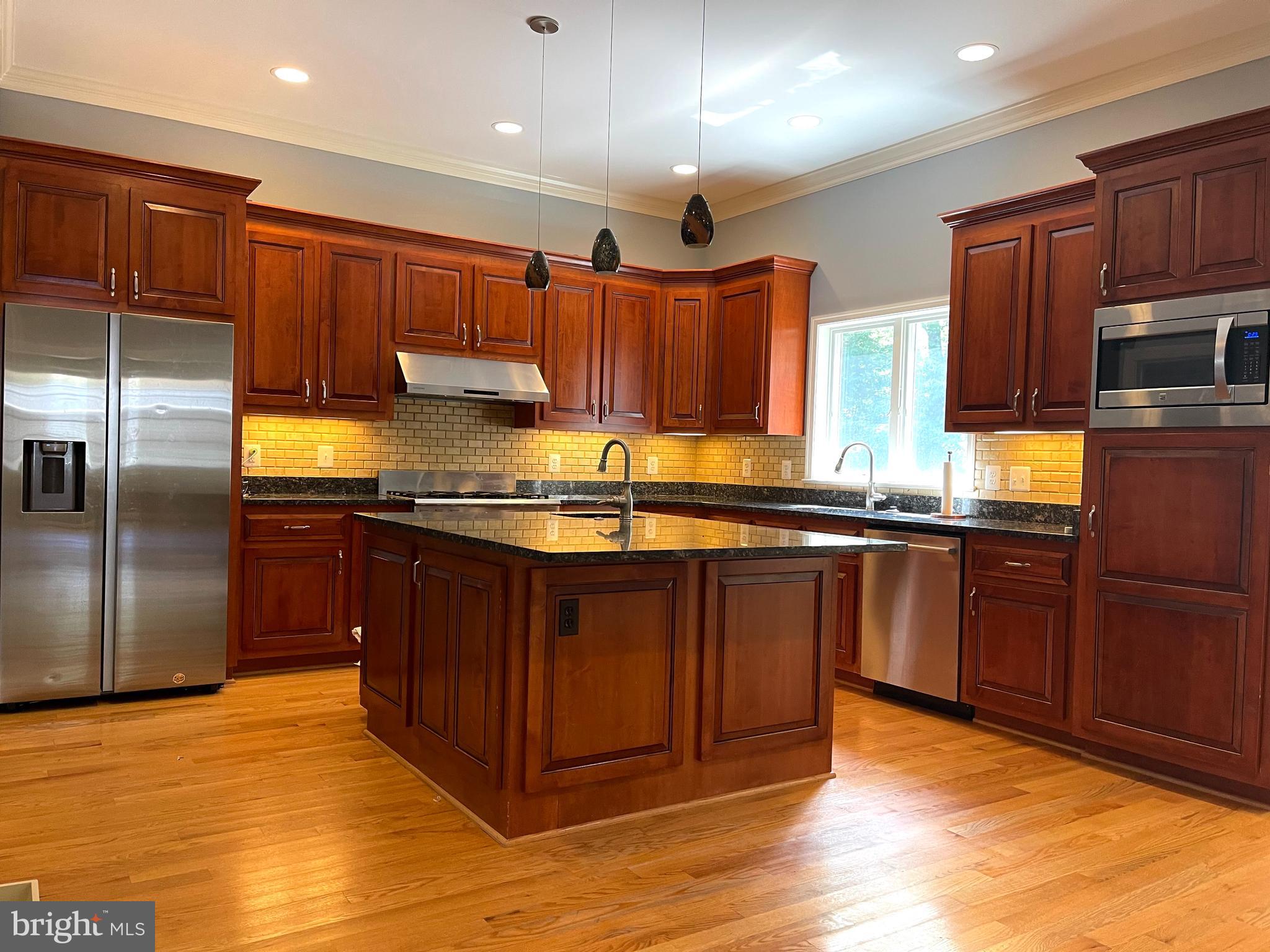 PIMMIT HILLS - Residential Lease