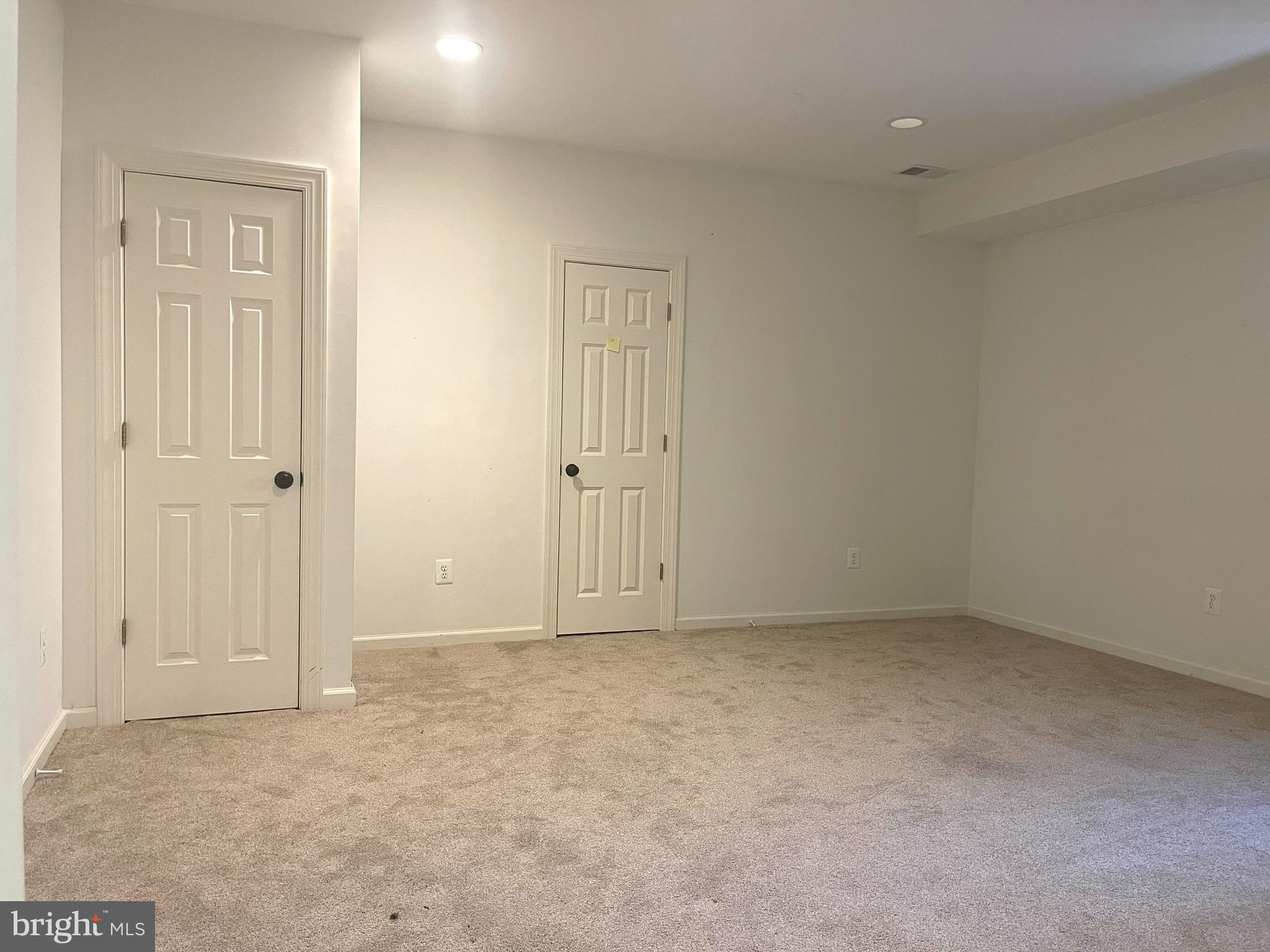 PIMMIT HILLS - Residential Lease