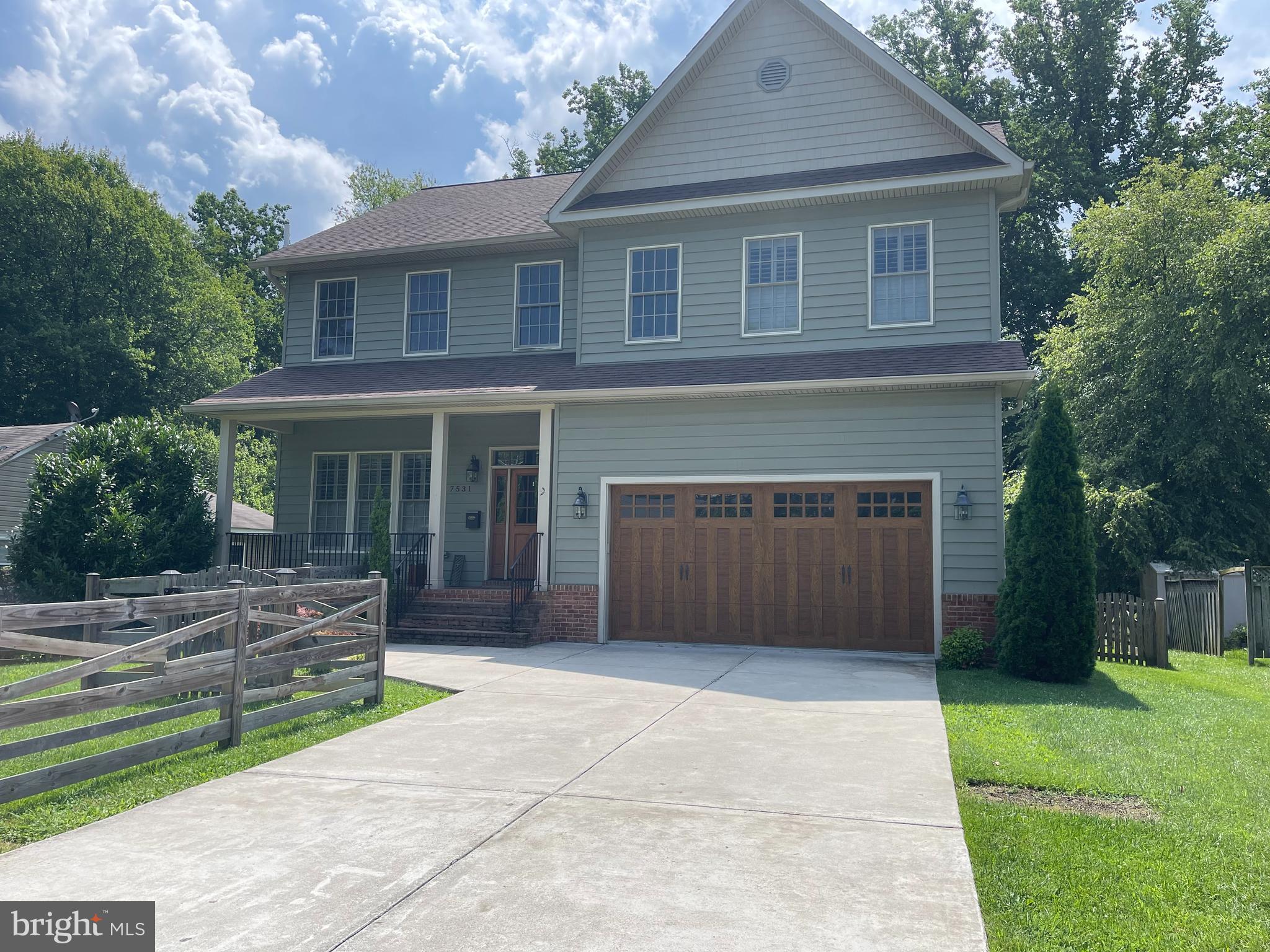 PIMMIT HILLS - Residential Lease