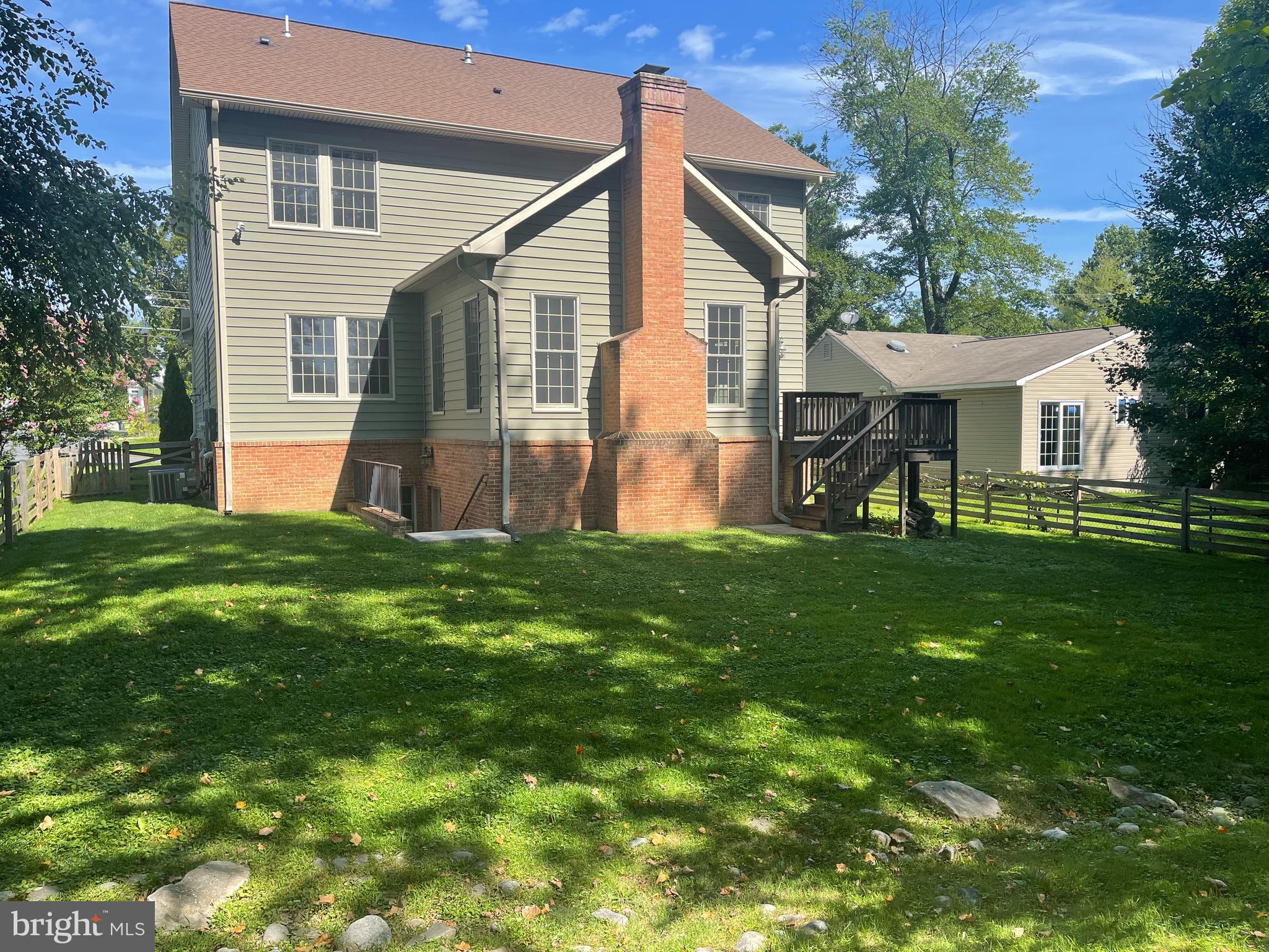 PIMMIT HILLS - Residential Lease