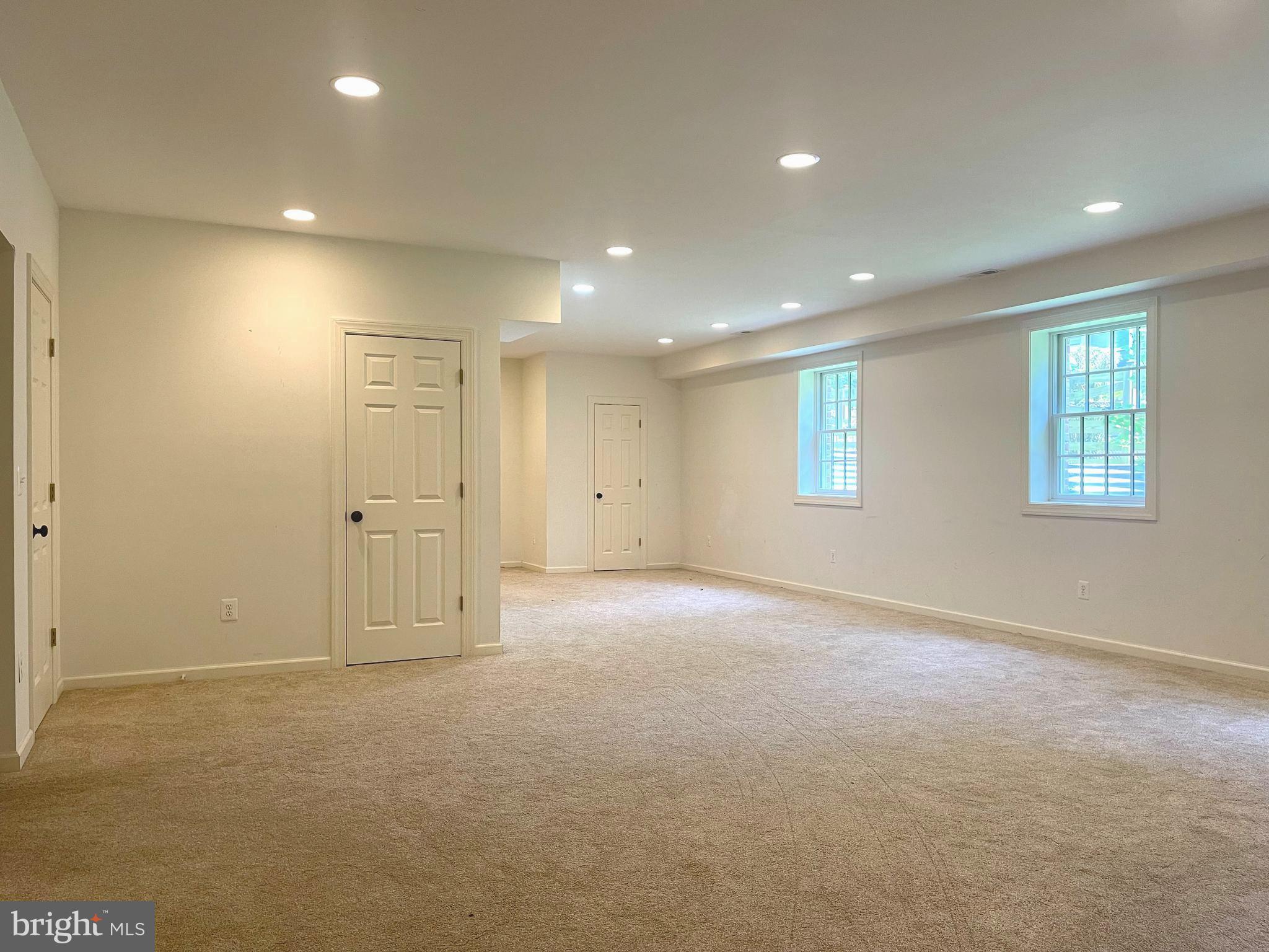 PIMMIT HILLS - Residential Lease