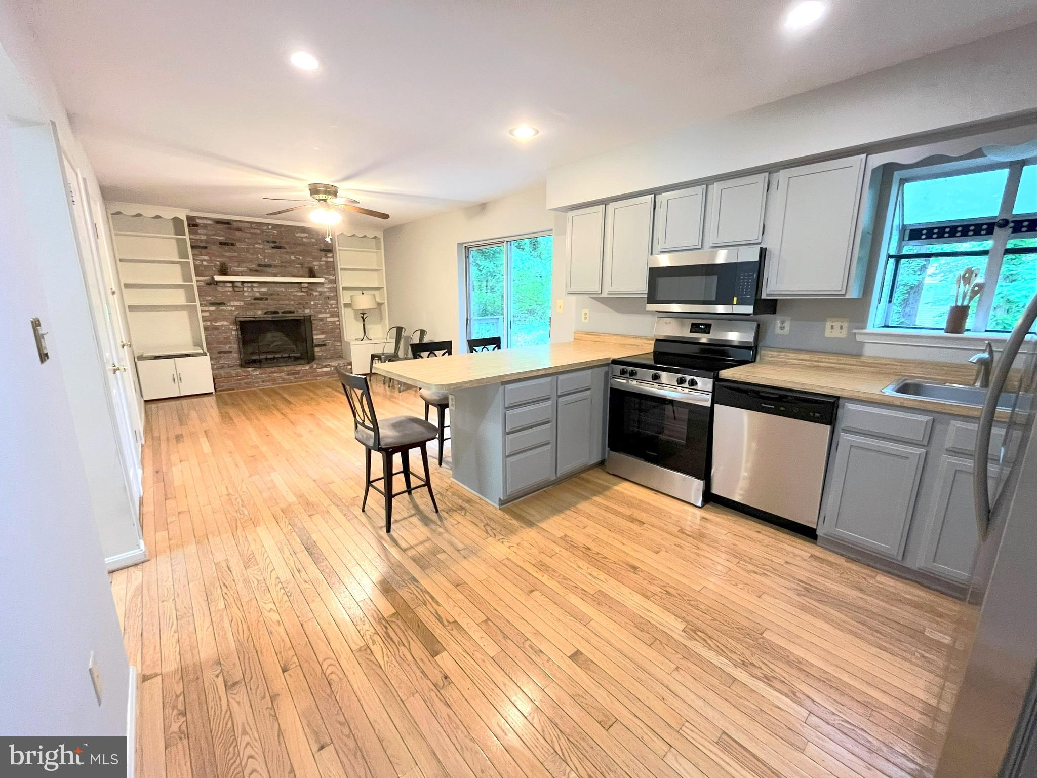 1256 CROWELL COURT