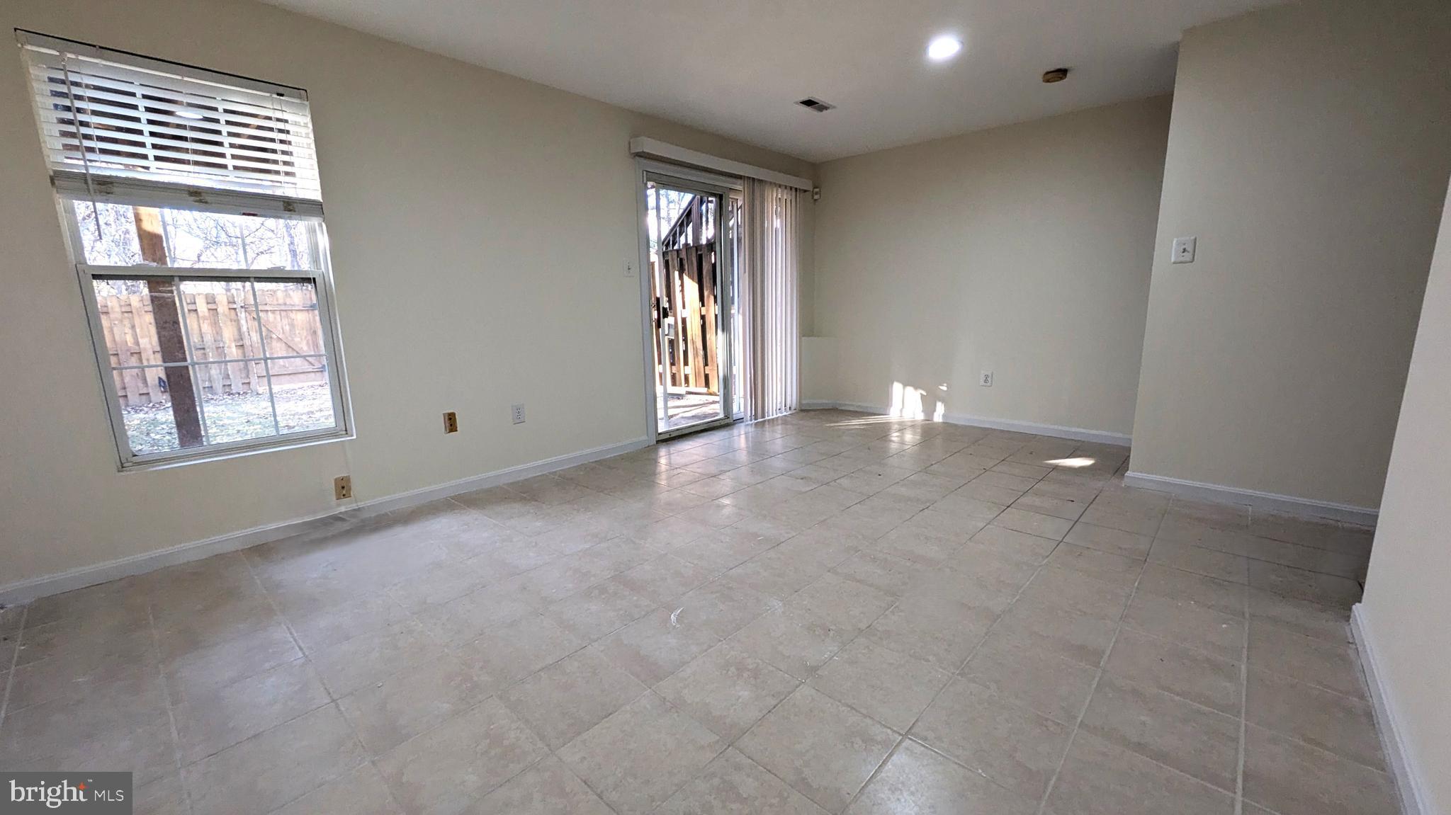 PINEY GLEN VILLAGE - Residential Lease