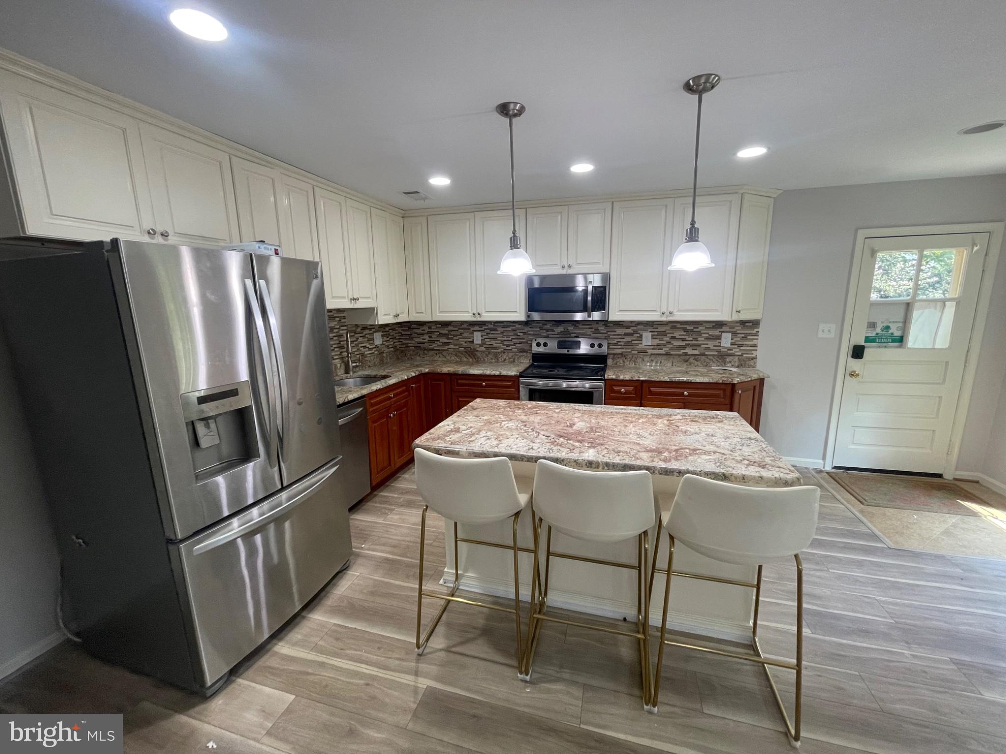 9609 BARKSTON COURT