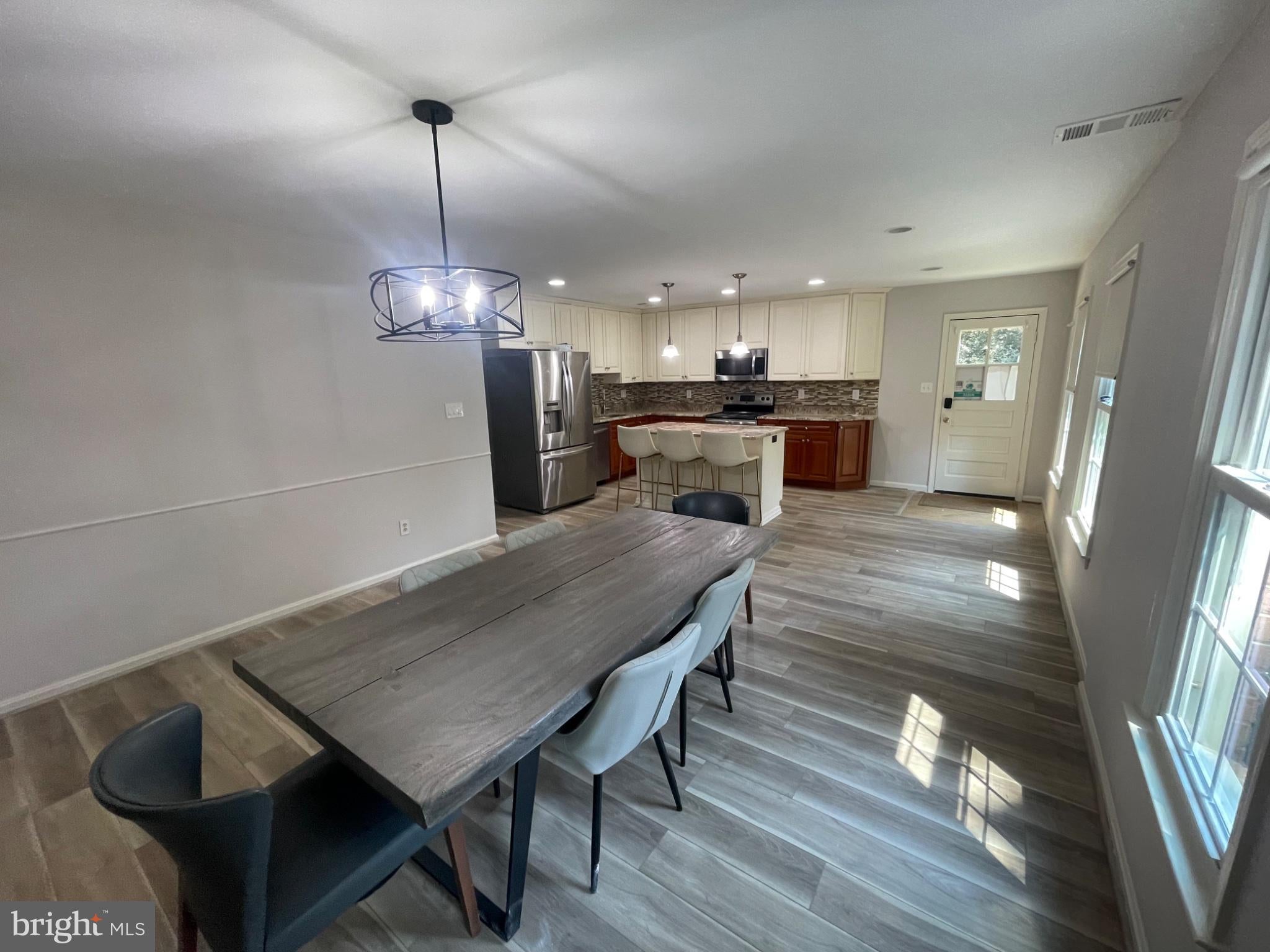 9609 BARKSTON COURT