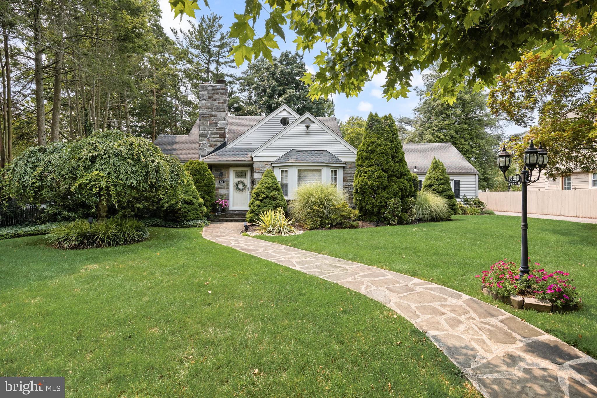 505 W CRYSTAL LAKE AVENUE