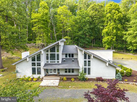 Photo of 9 N North Star Drive, ANNANDALE, NJ 08801 (MLS # NJHT2005018)