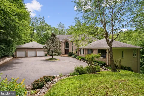 1342 Potomac School Road, McLean, VA MLS: VAFX2229086