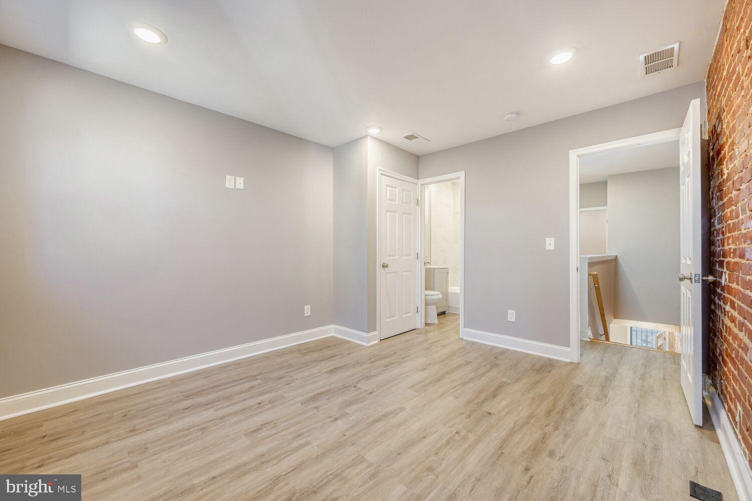 EAST BALTIMORE MIDWAY - Residential Income