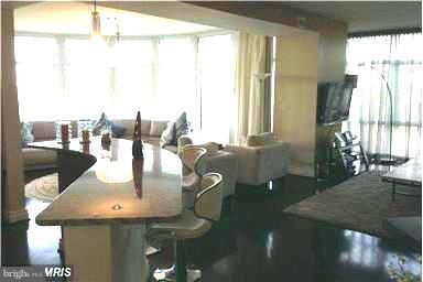 ONE PARK CREST - Residential Lease