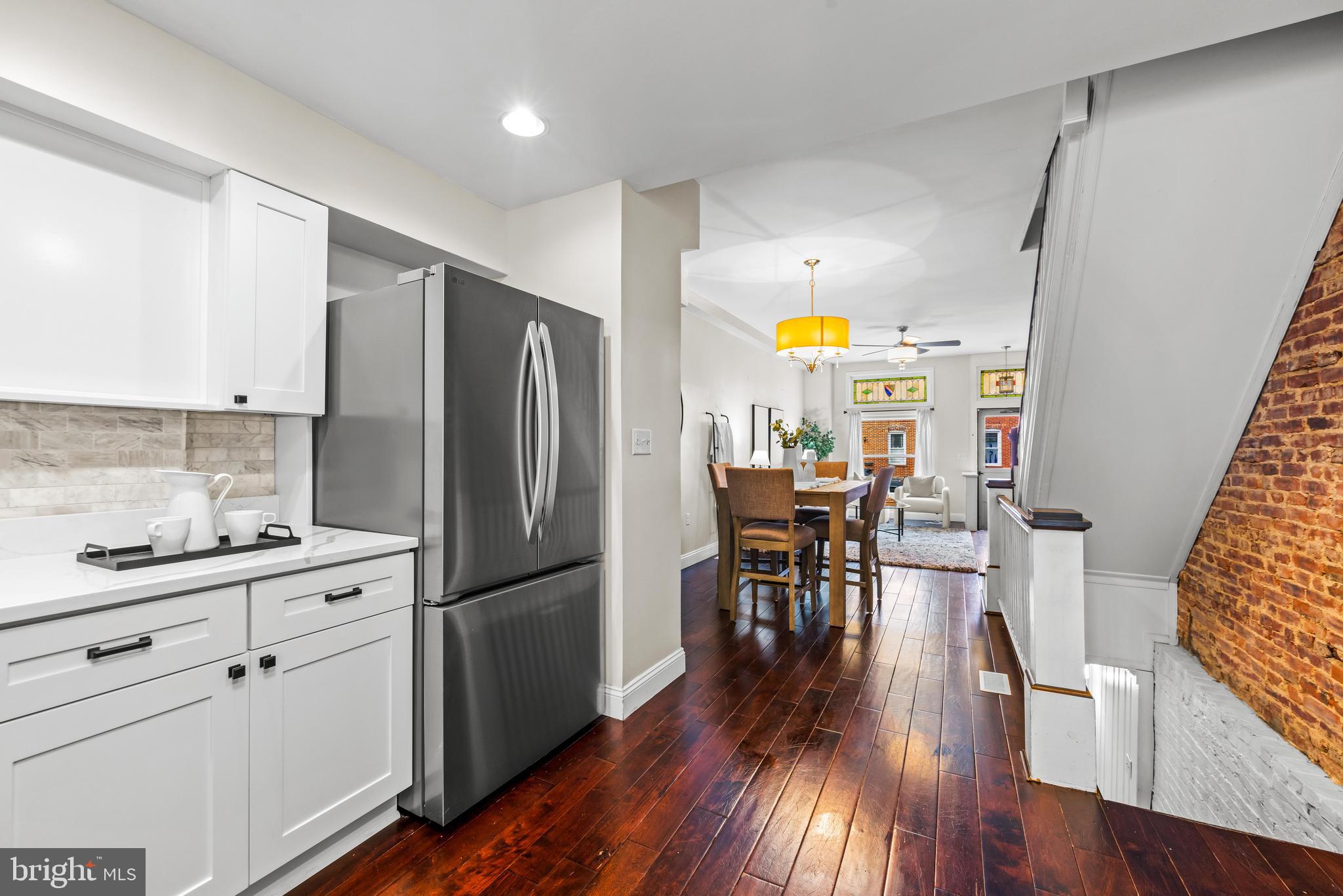 LOCUST POINT - Residential