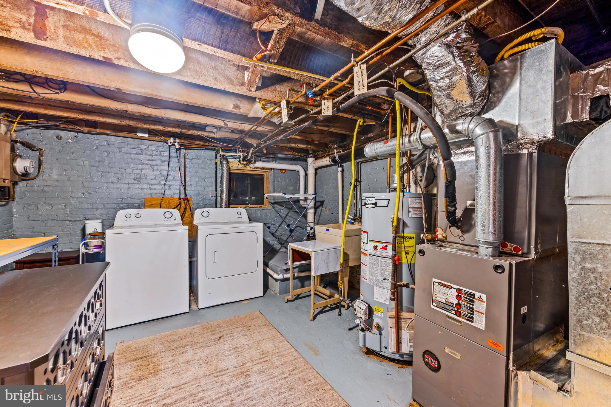 LOCUST POINT - Residential