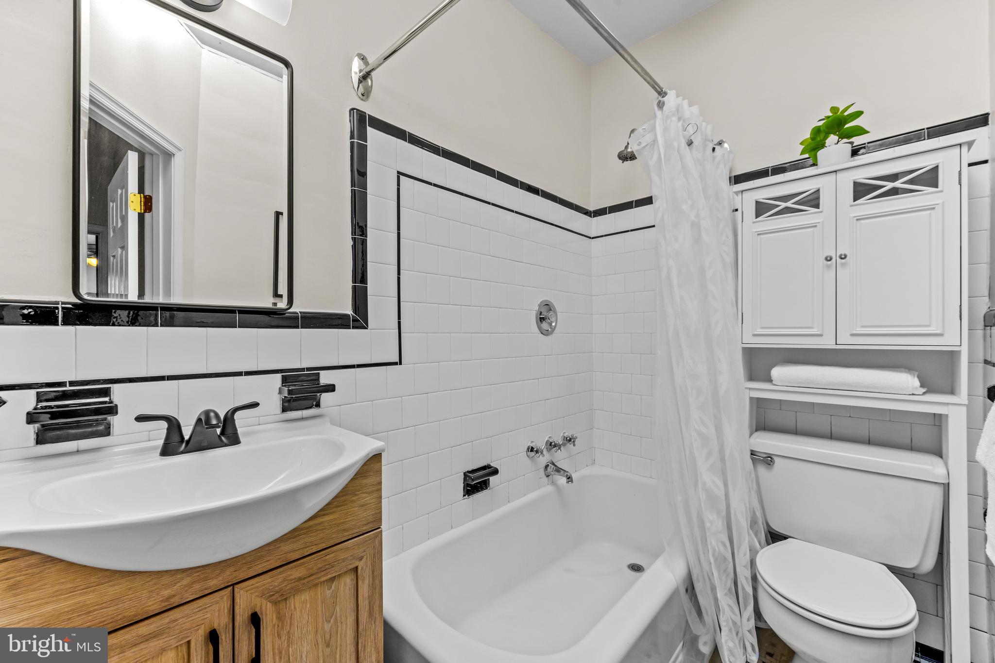 LOCUST POINT - Residential