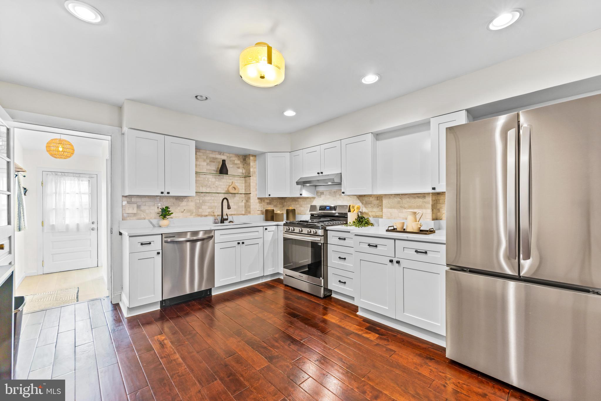 LOCUST POINT - Residential