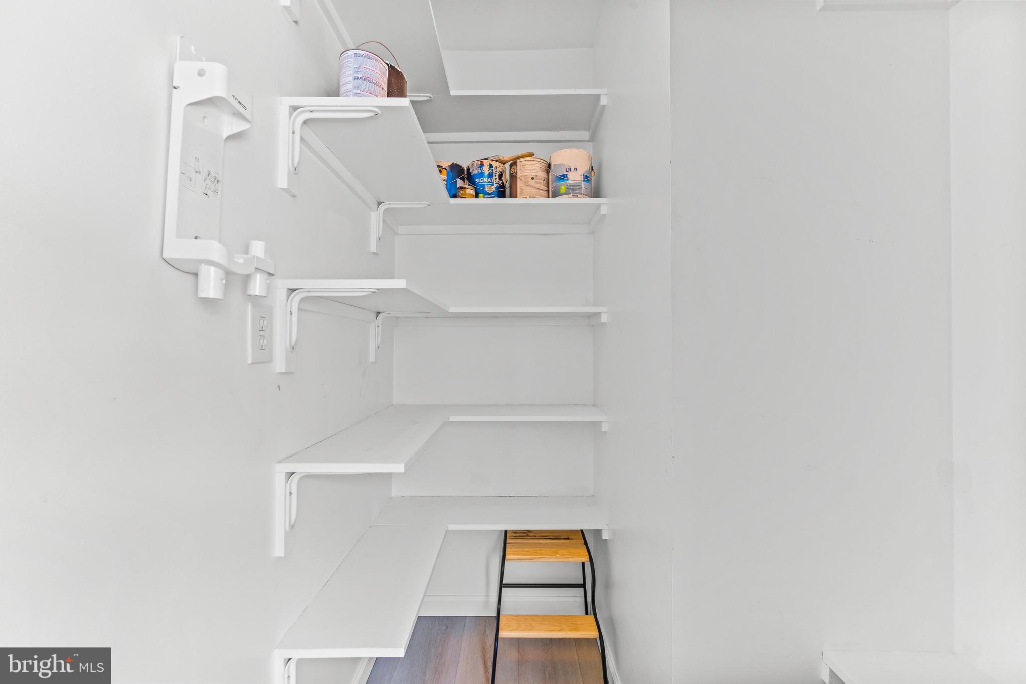 LOCUST POINT - Residential