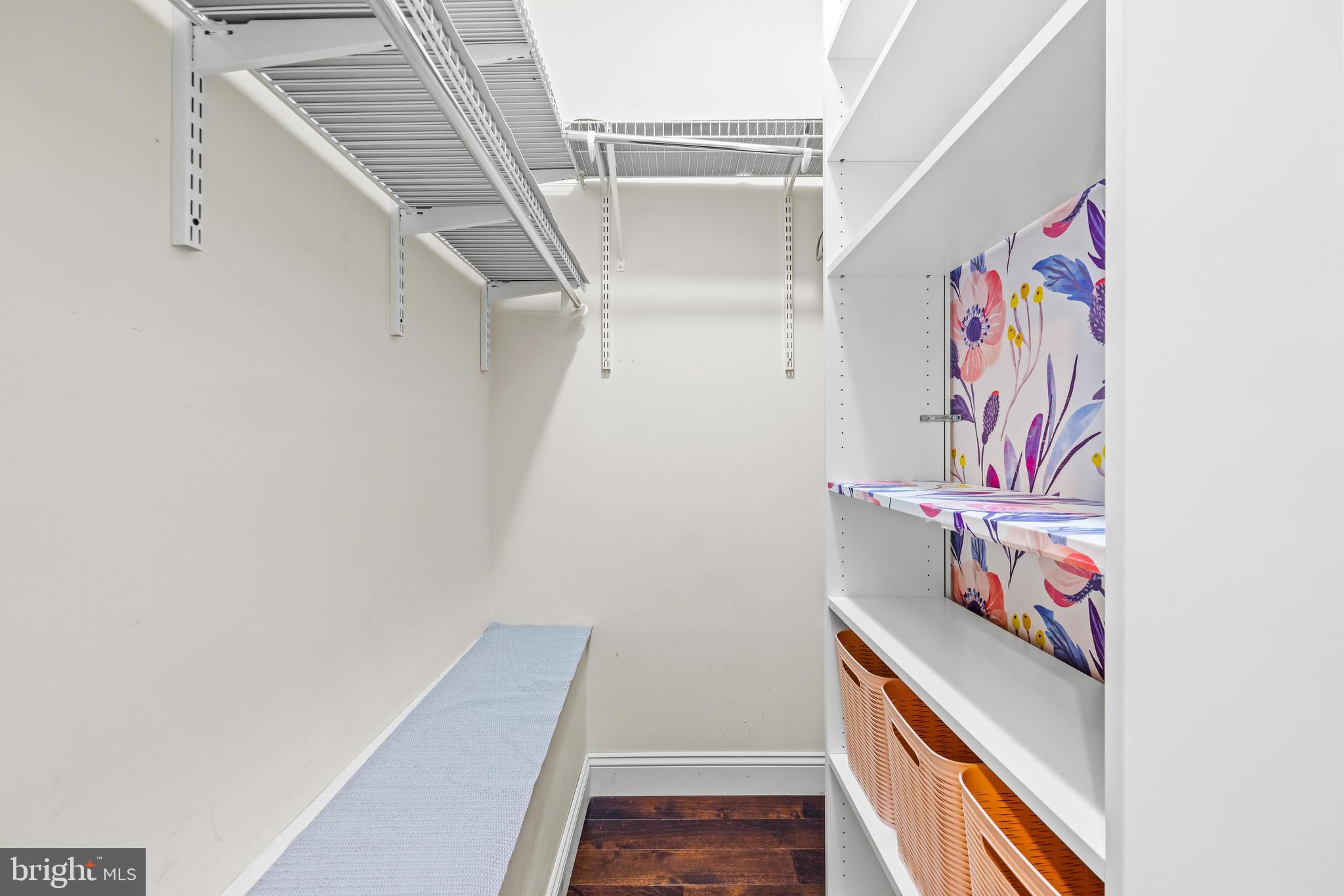 LOCUST POINT - Residential