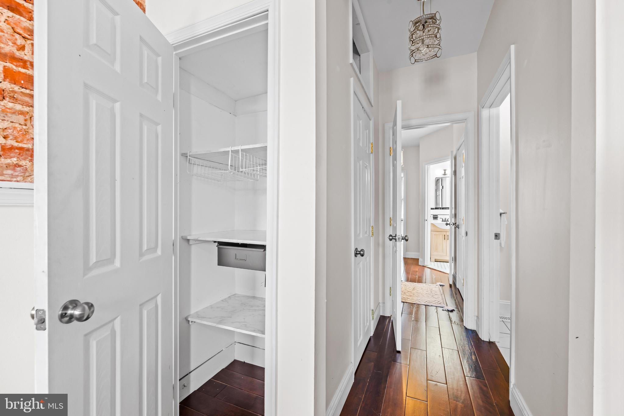 LOCUST POINT - Residential