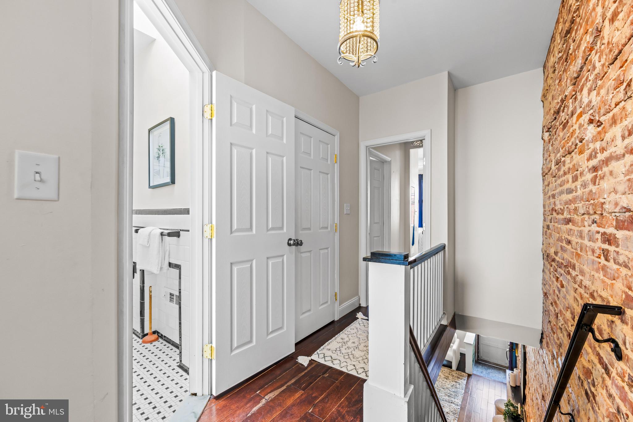 LOCUST POINT - Residential