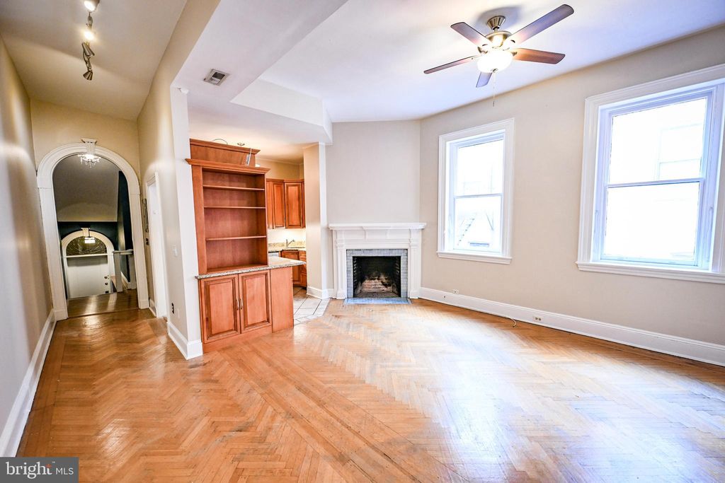 Photo of 10 W Madison Street #21, BALTIMORE, MD 21201 (MLS # MDBA2184944)