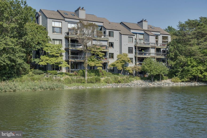 Terrace Level End Unit with Private entrance in the gated Shearwater community with year round views of Spa Creek from your oversized balcony and private brick patio. Master Suite with Full Bath & Den/Office space.  Renovated kitchen oak floors & recent paint. Deeded deep-water Slip (B 52) conveys and will accommodate a 35 ft boat.