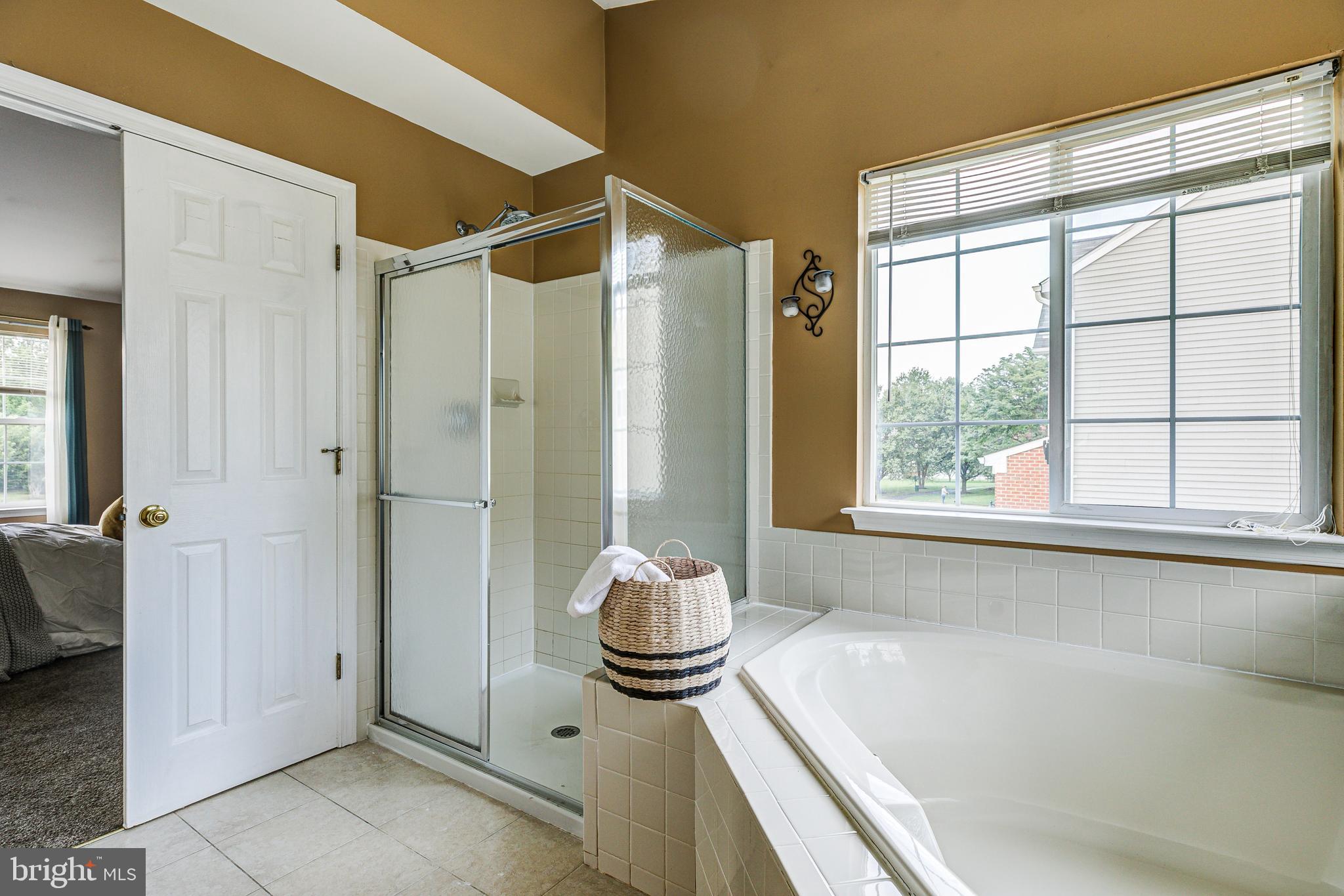 EAST HAMPTON - Residential Lease