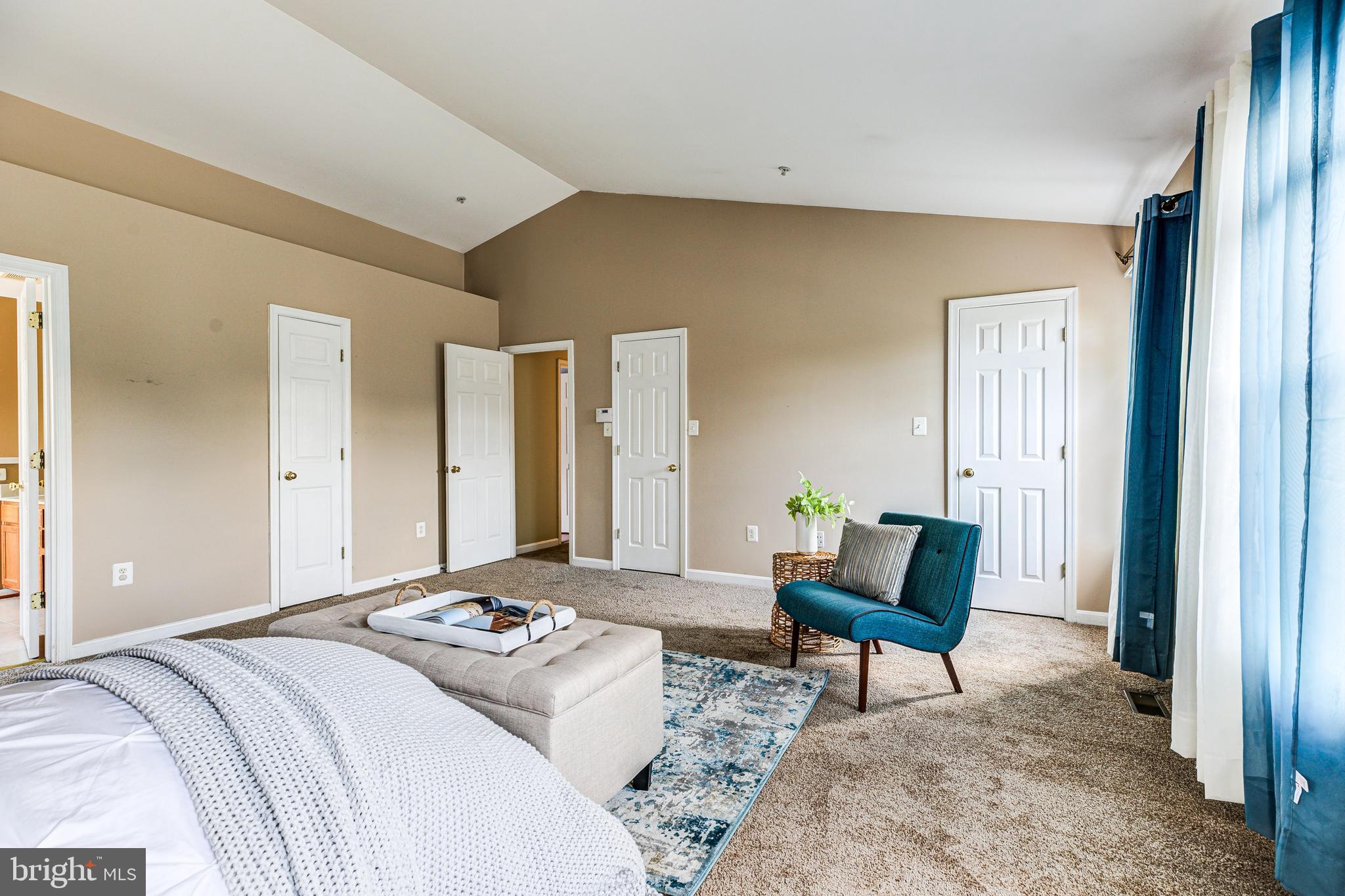 EAST HAMPTON - Residential Lease