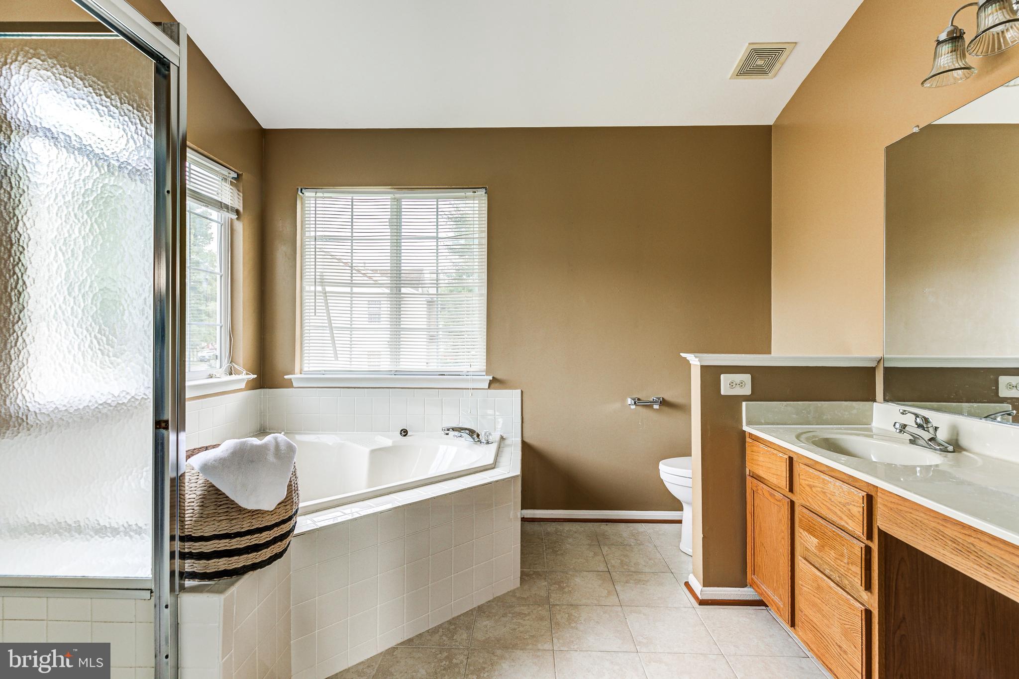 EAST HAMPTON - Residential Lease