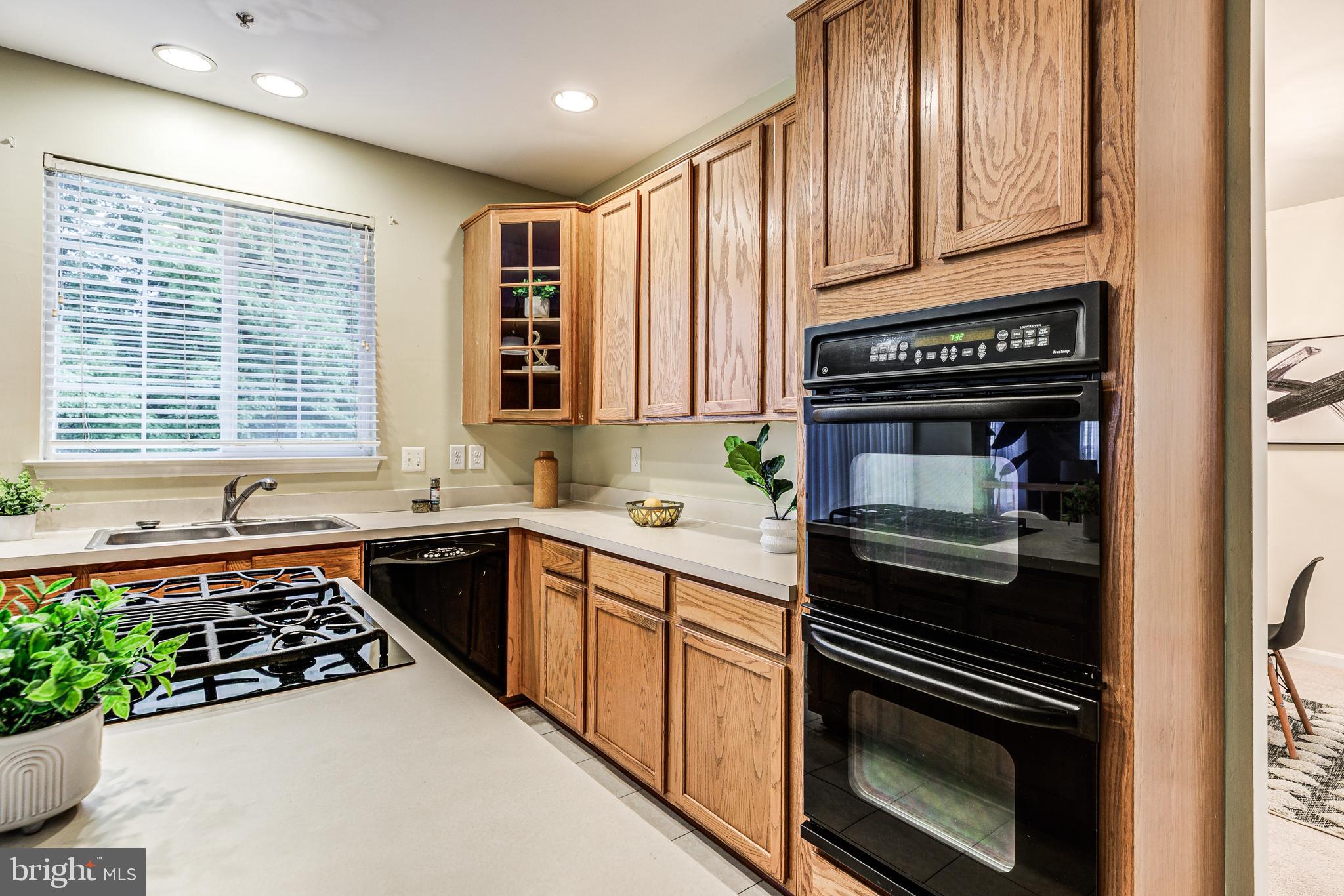 EAST HAMPTON - Residential Lease