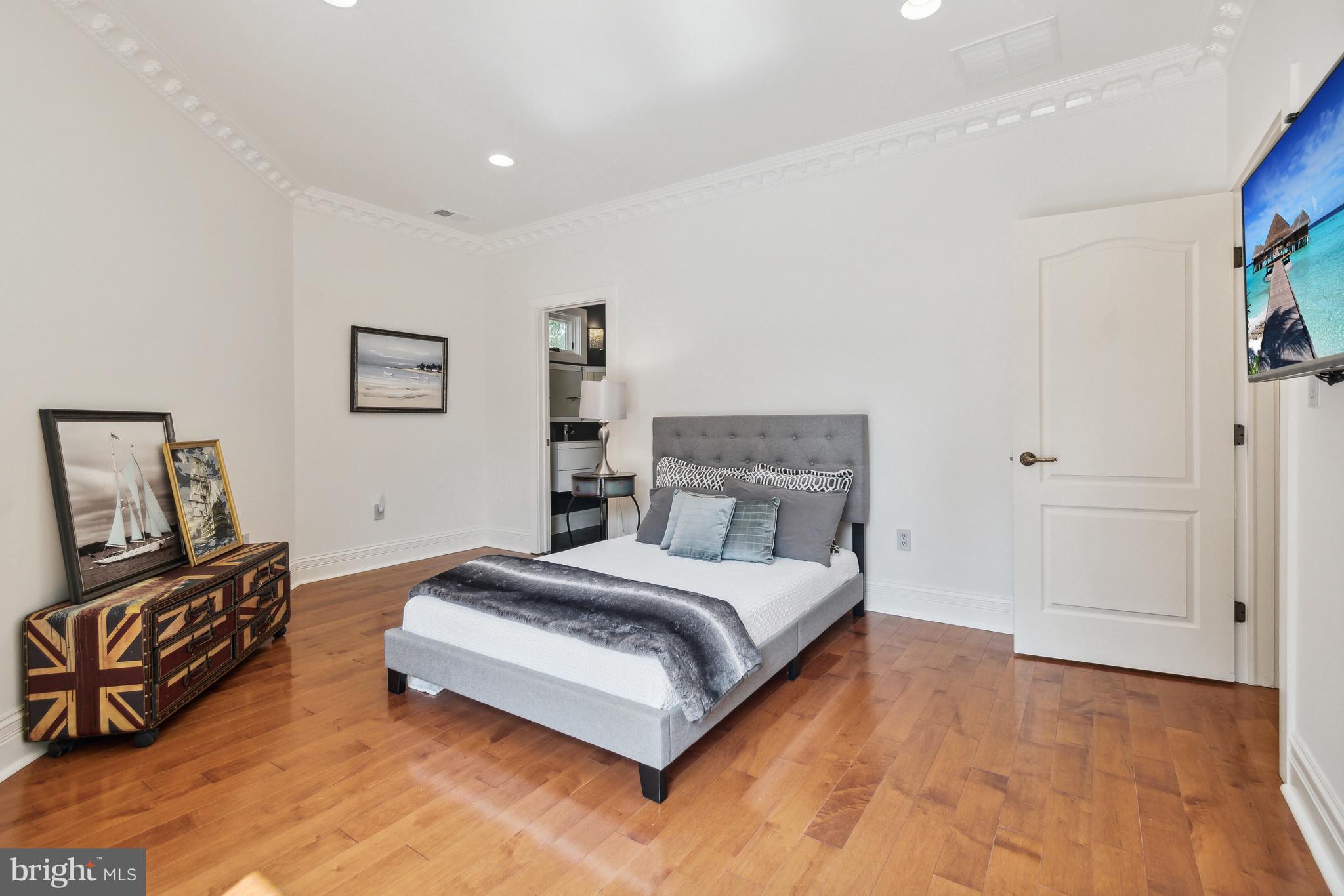 ELMWOOD ESTATES - Residential