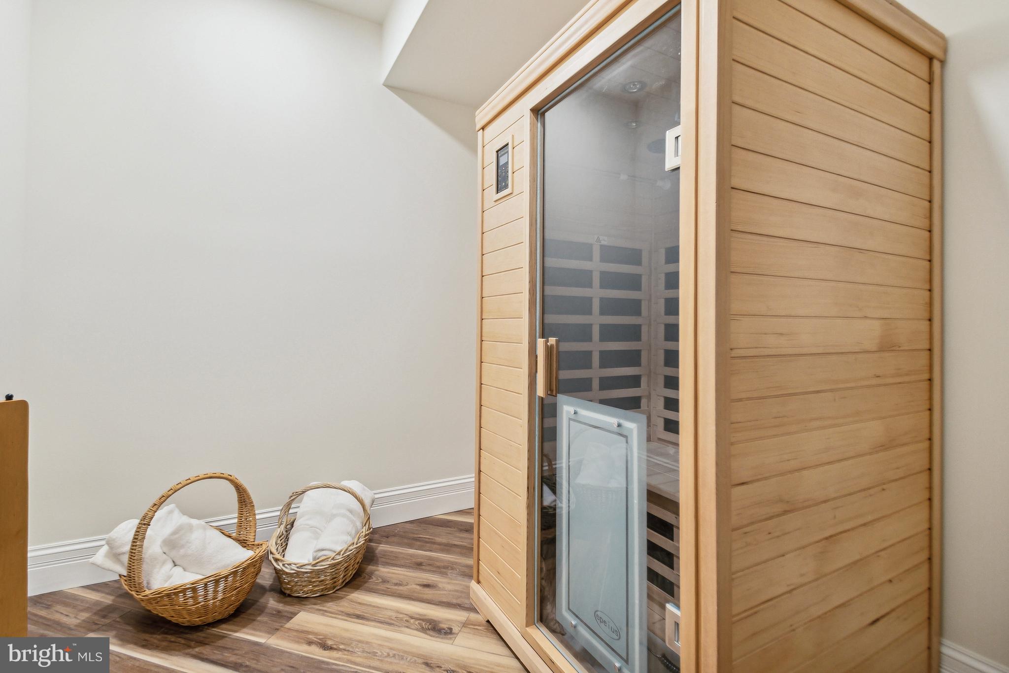 ELMWOOD ESTATES - Residential