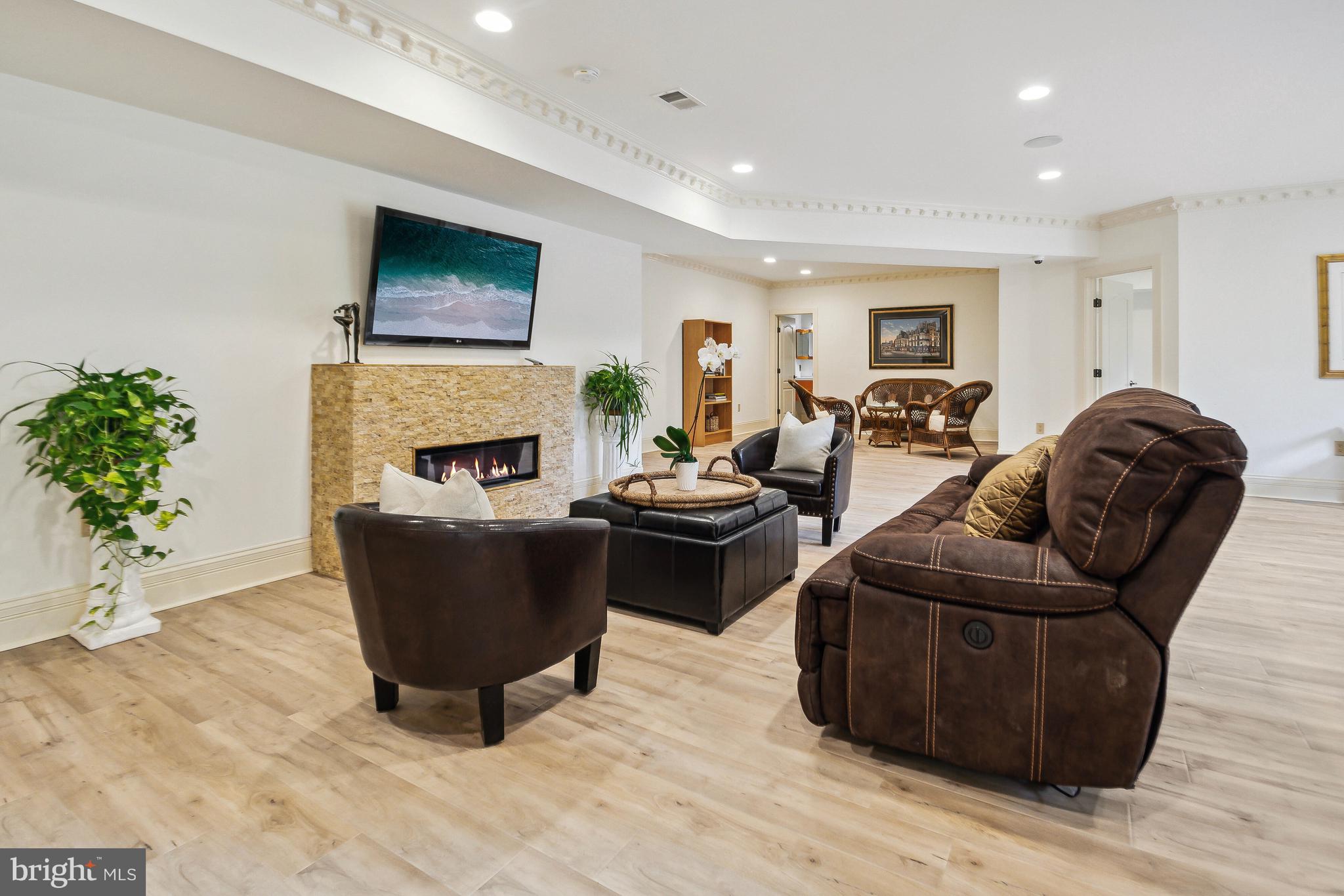 ELMWOOD ESTATES - Residential