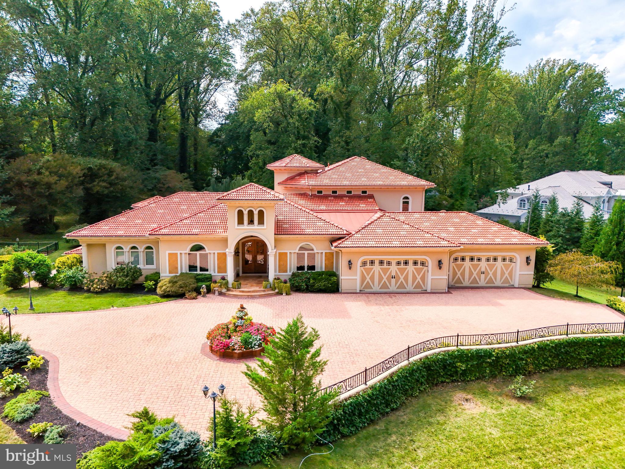 ELMWOOD ESTATES - Residential