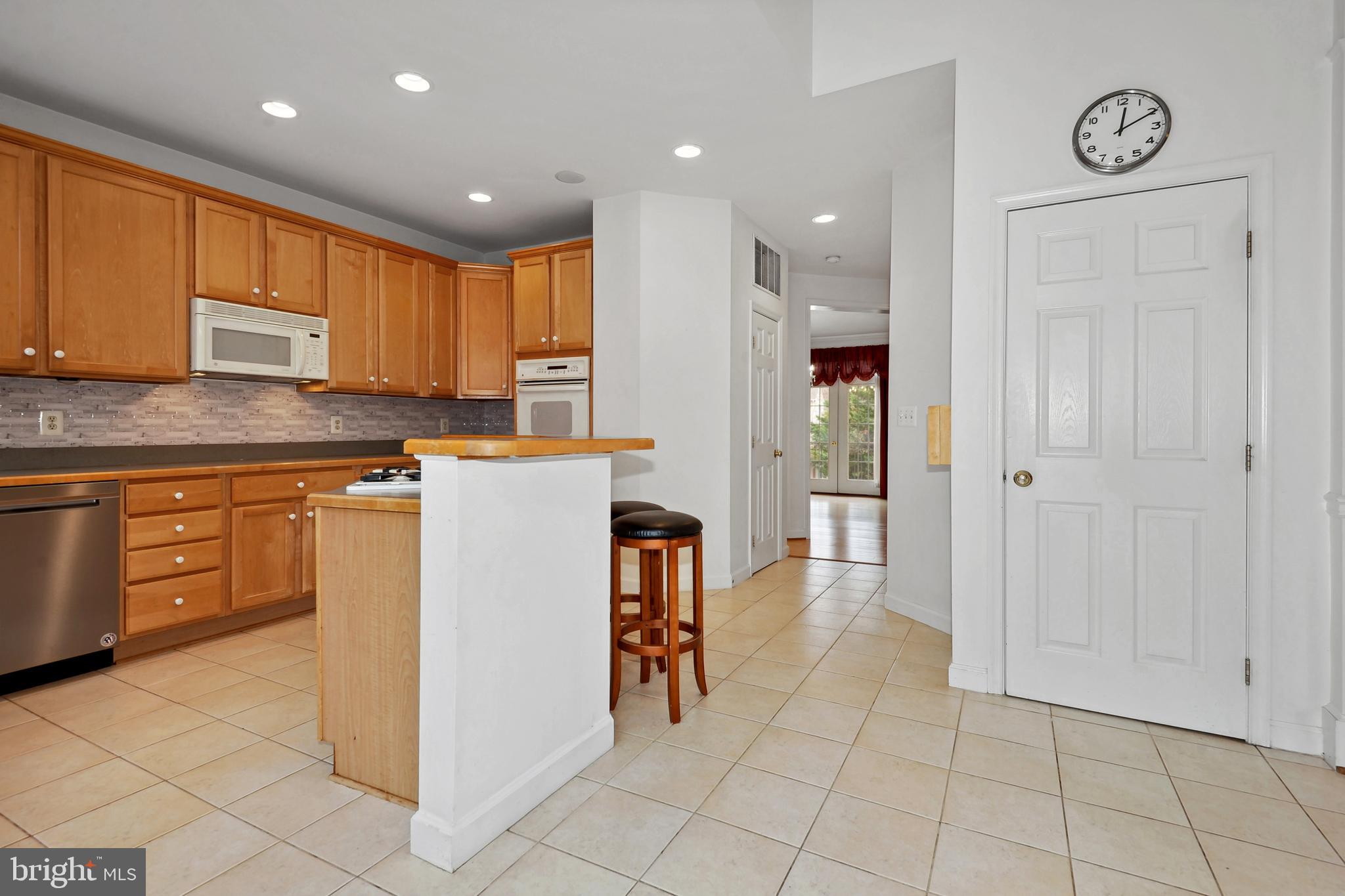 NUTLEY LEE HIGHWAY - Residential Lease