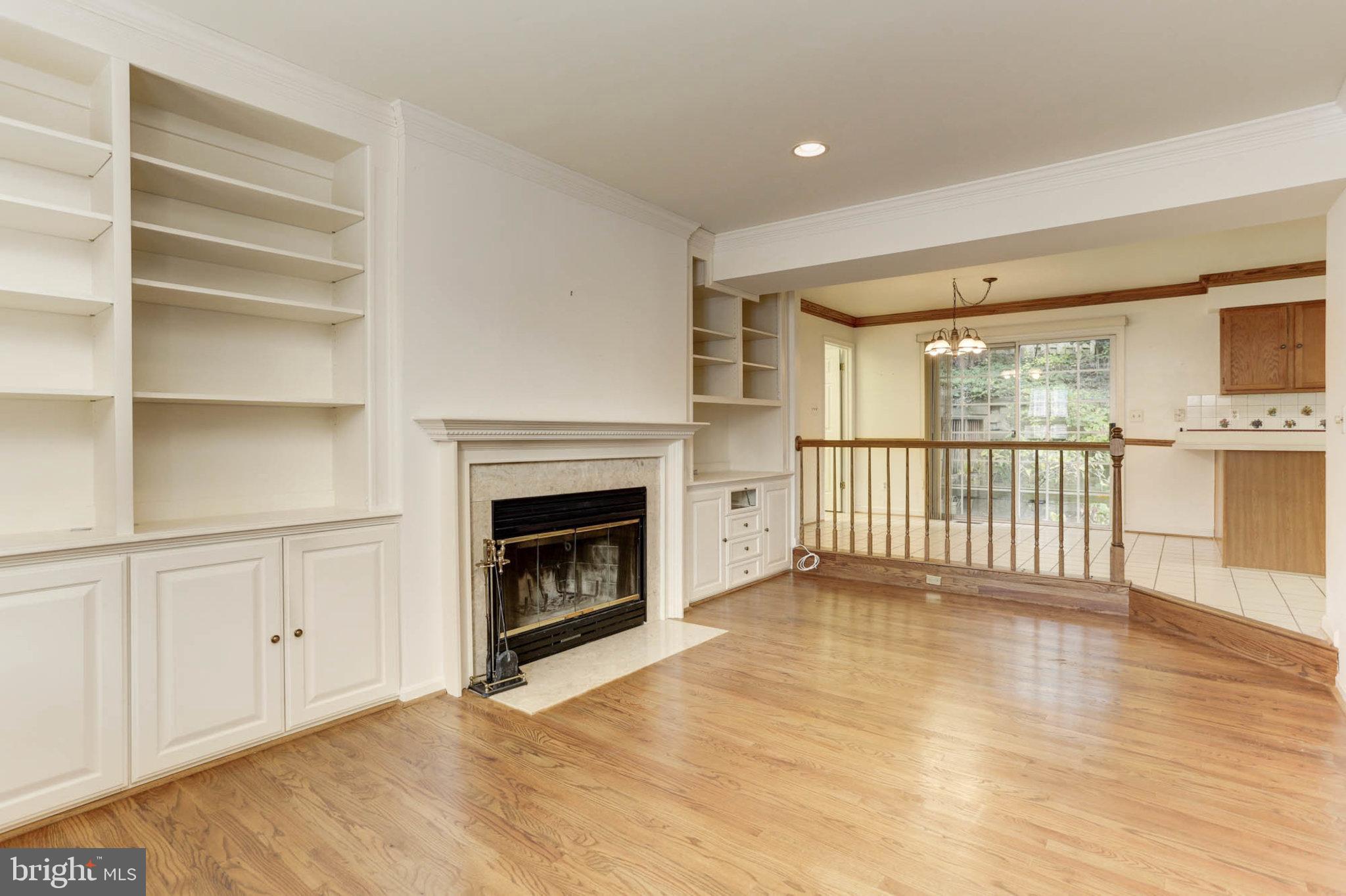 WARREN MANOR - Residential