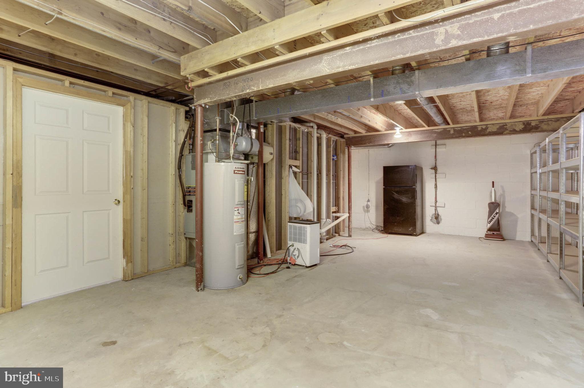 WARREN MANOR - Residential