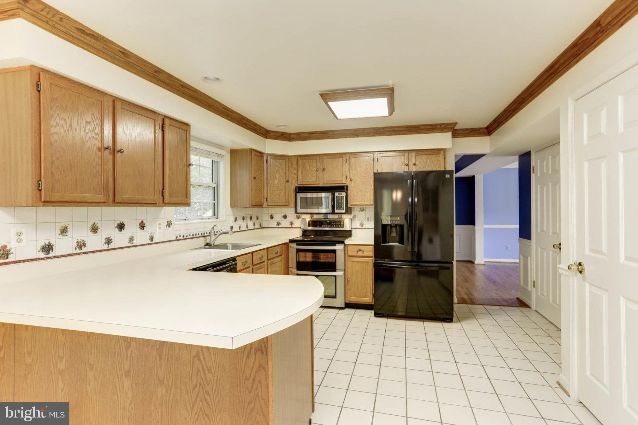 WARREN MANOR - Residential