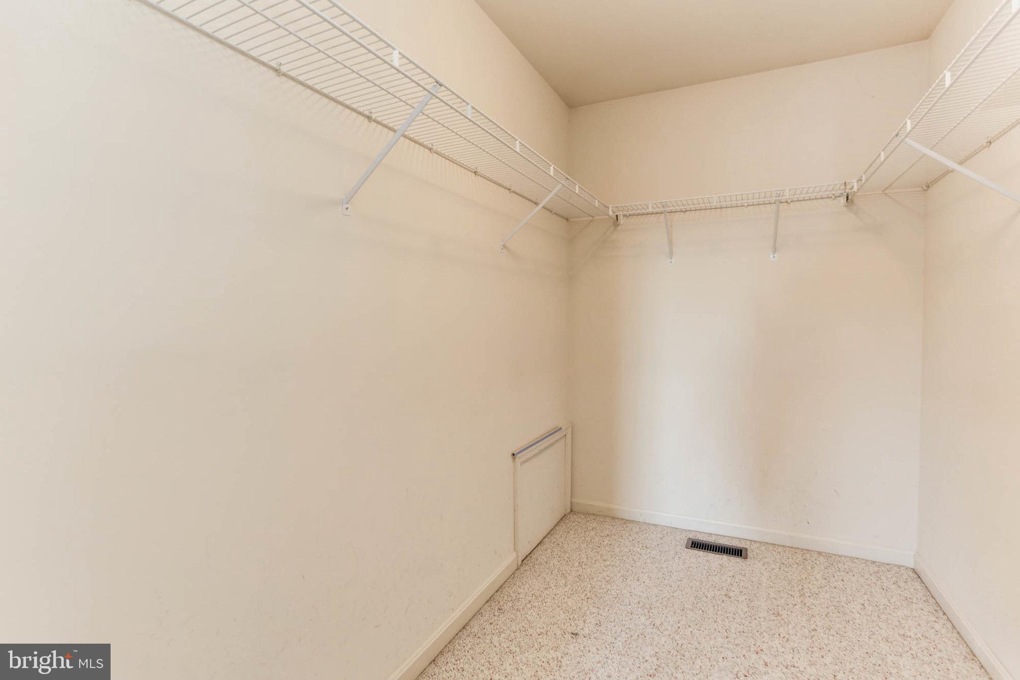 WARREN MANOR - Residential