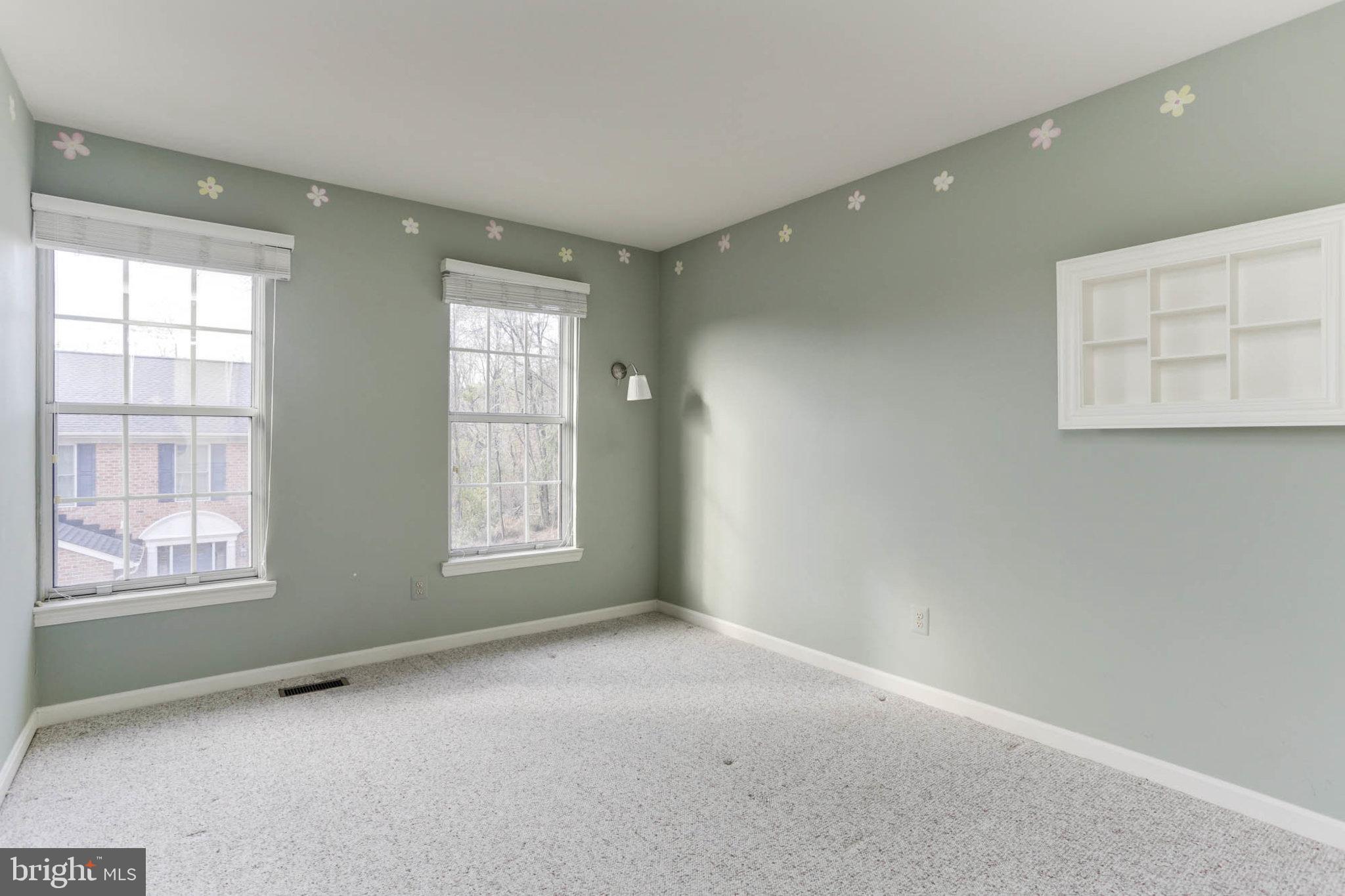 WARREN MANOR - Residential