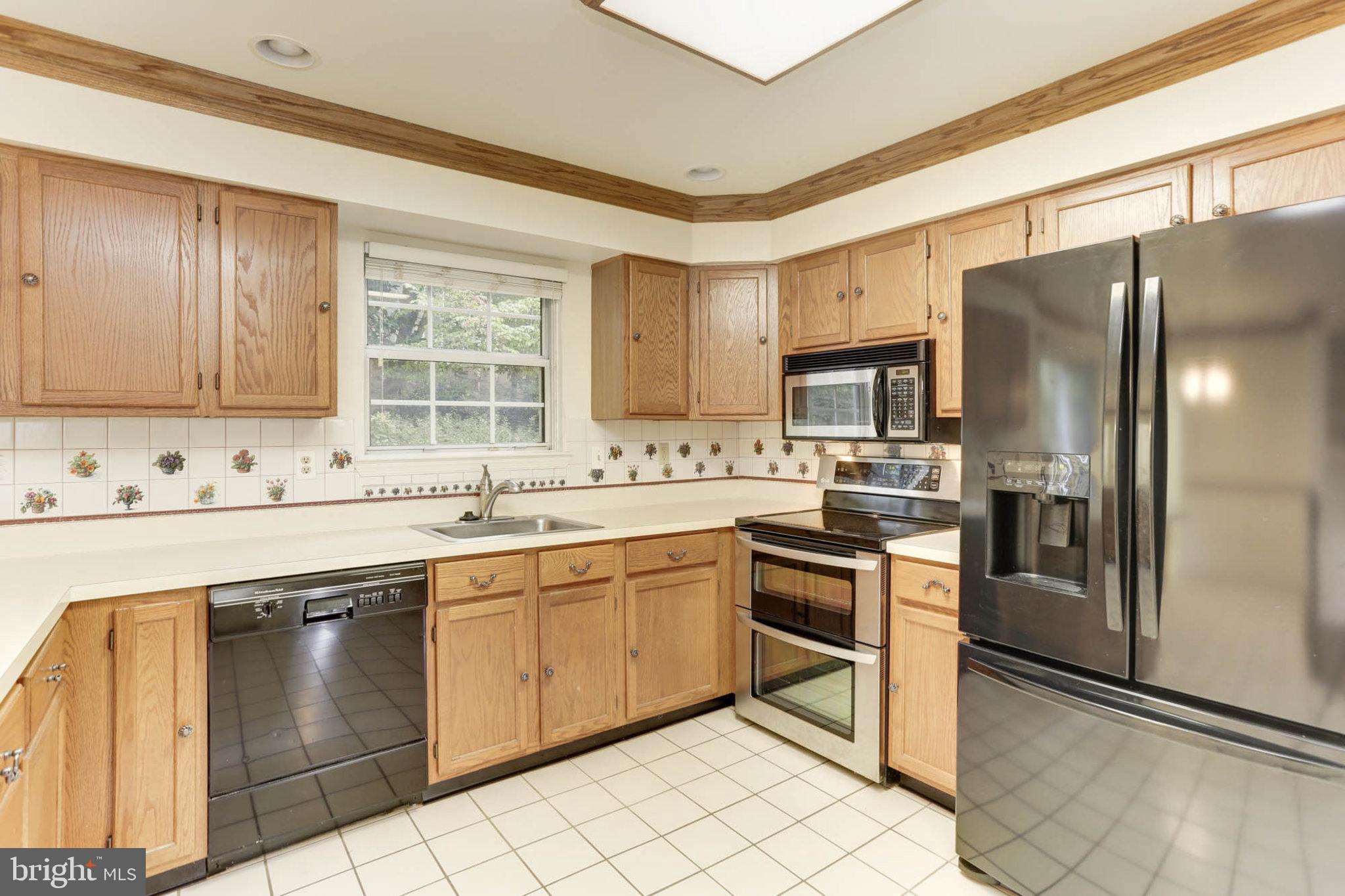 WARREN MANOR - Residential