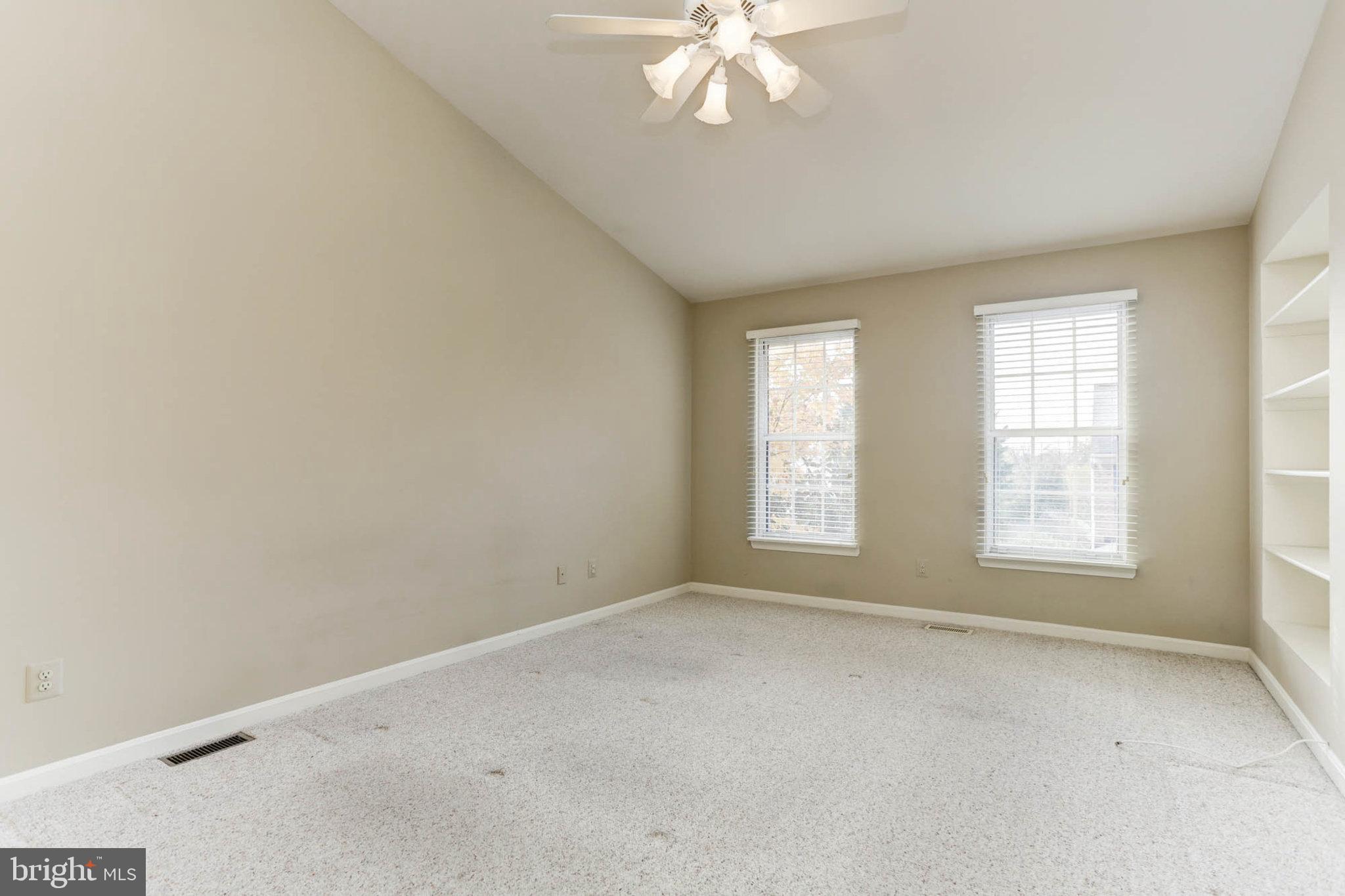 WARREN MANOR - Residential