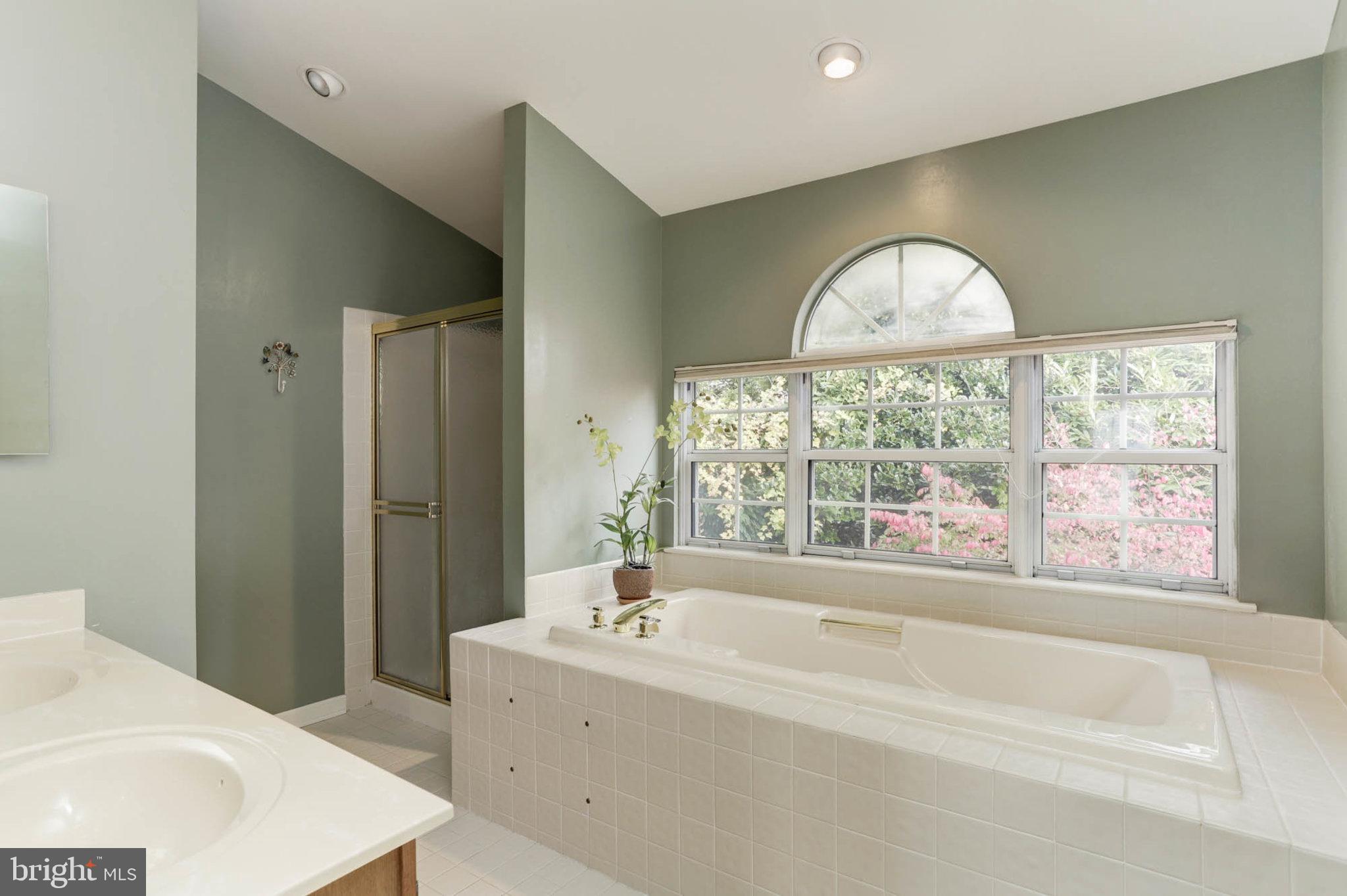 WARREN MANOR - Residential