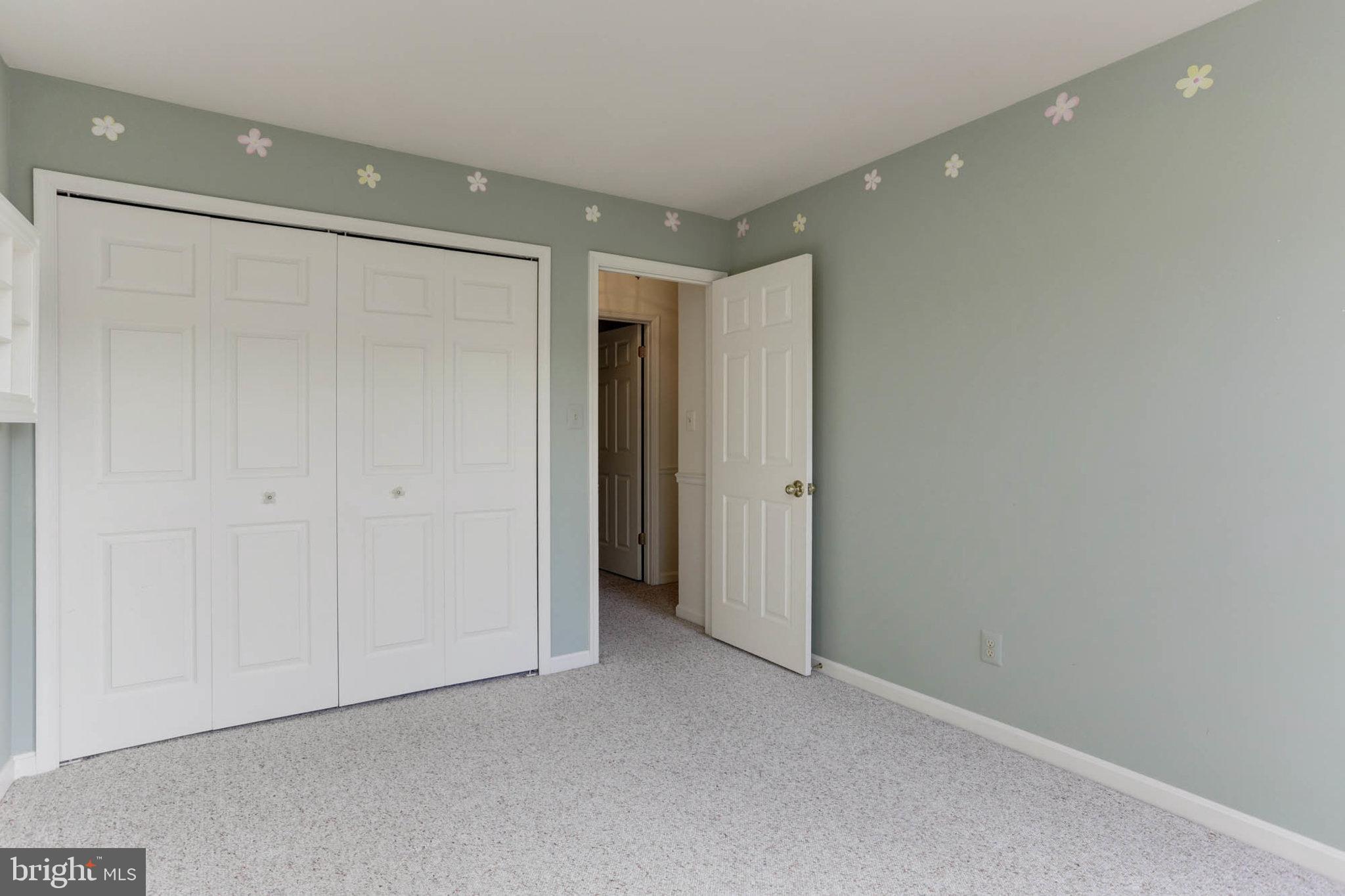 WARREN MANOR - Residential