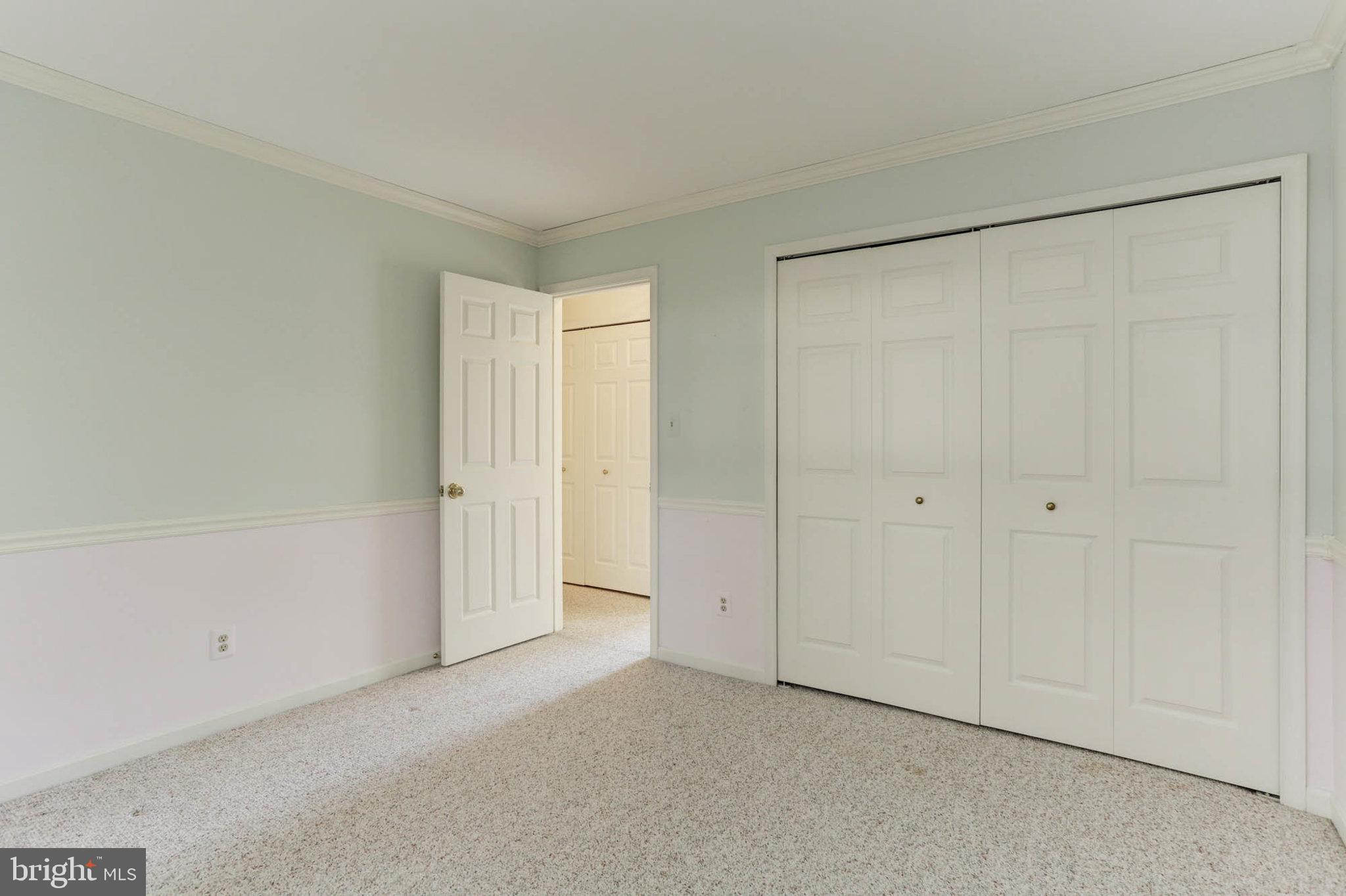 WARREN MANOR - Residential