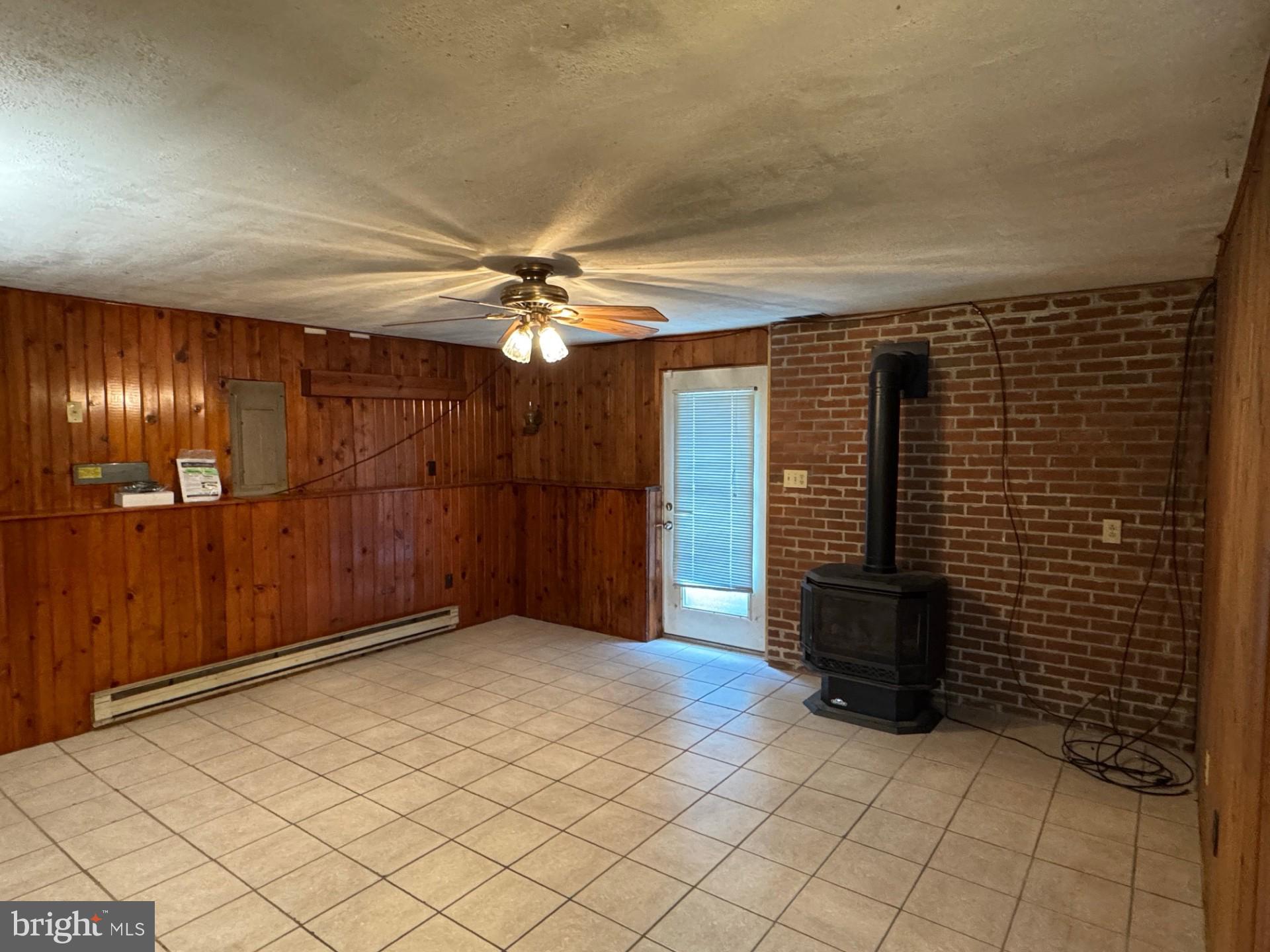 HEMPFIELD AREA - Residential