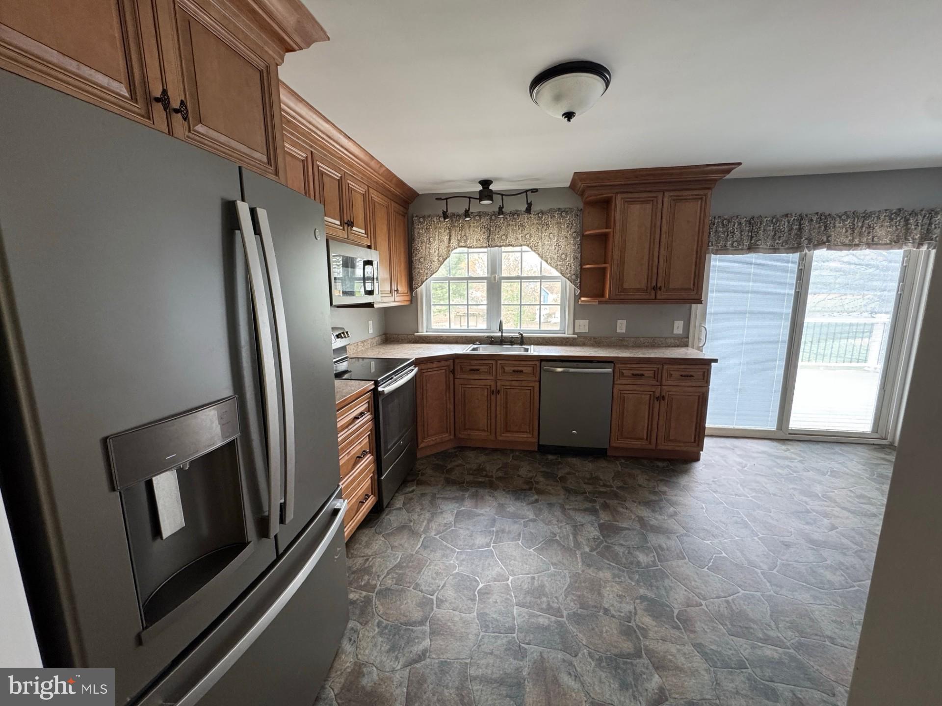 HEMPFIELD AREA - Residential