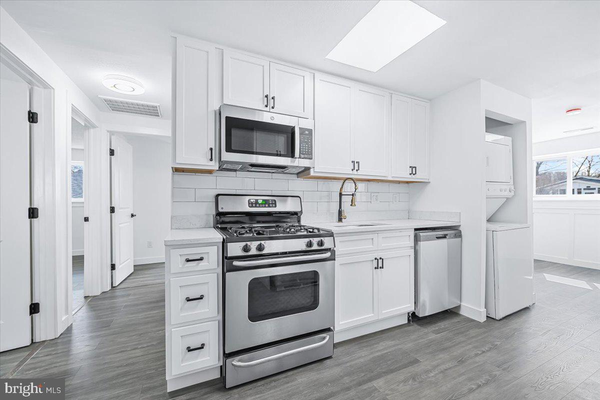 CARMODY HILLS - Residential