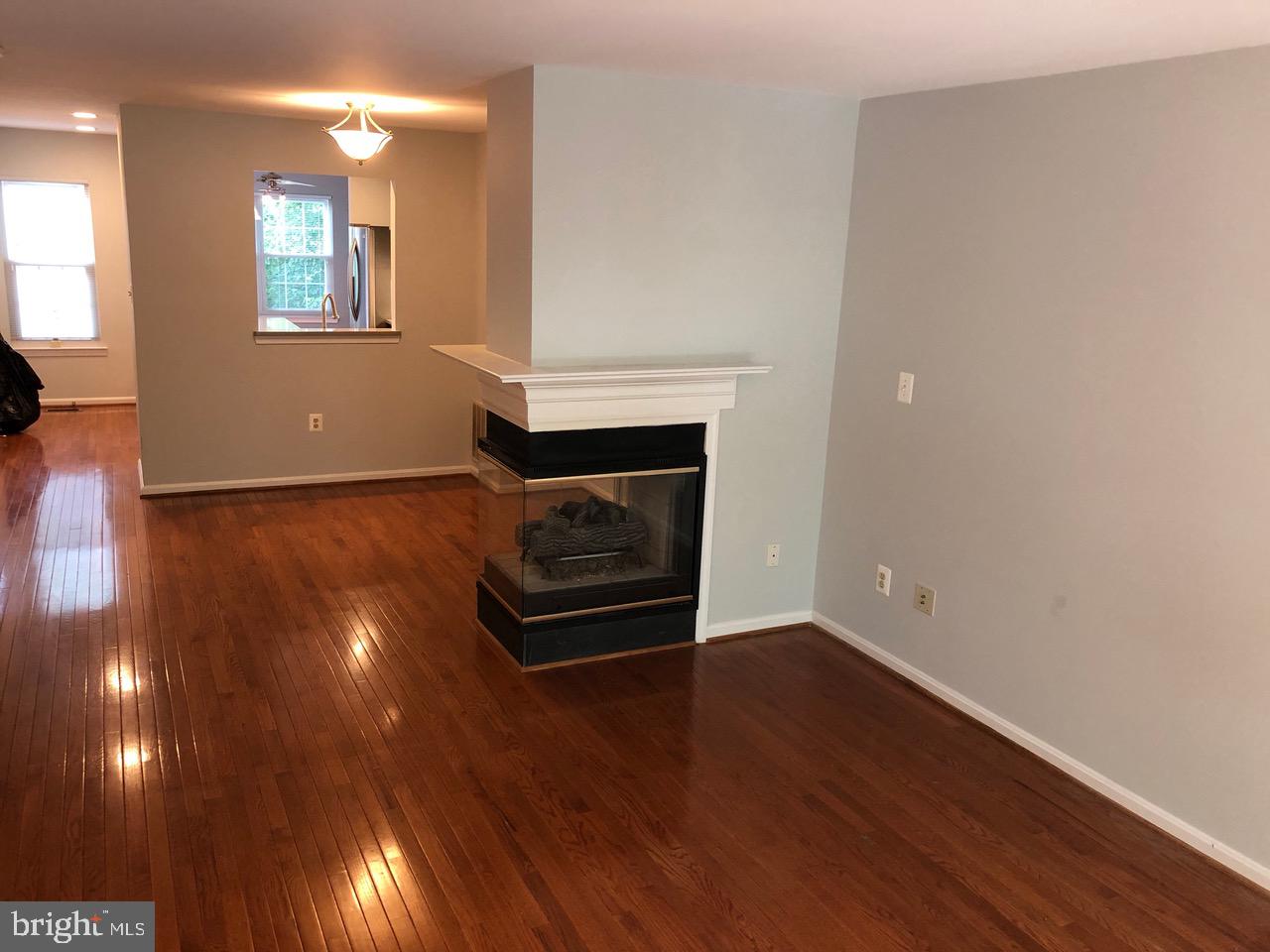 MCNAIR FARMS LANDBAY 11 - Residential Lease